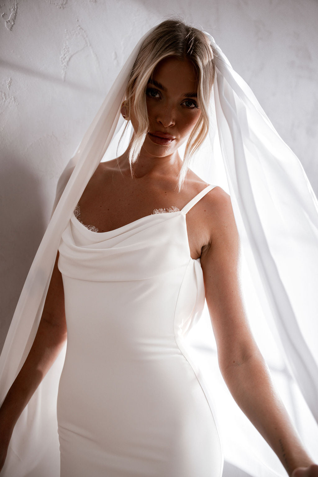Maxie Veil - Elegant Bridal Veil for Weddings & Special Occasions | Perfect for Church Ceremonies, Photo Shoots & Formal Events