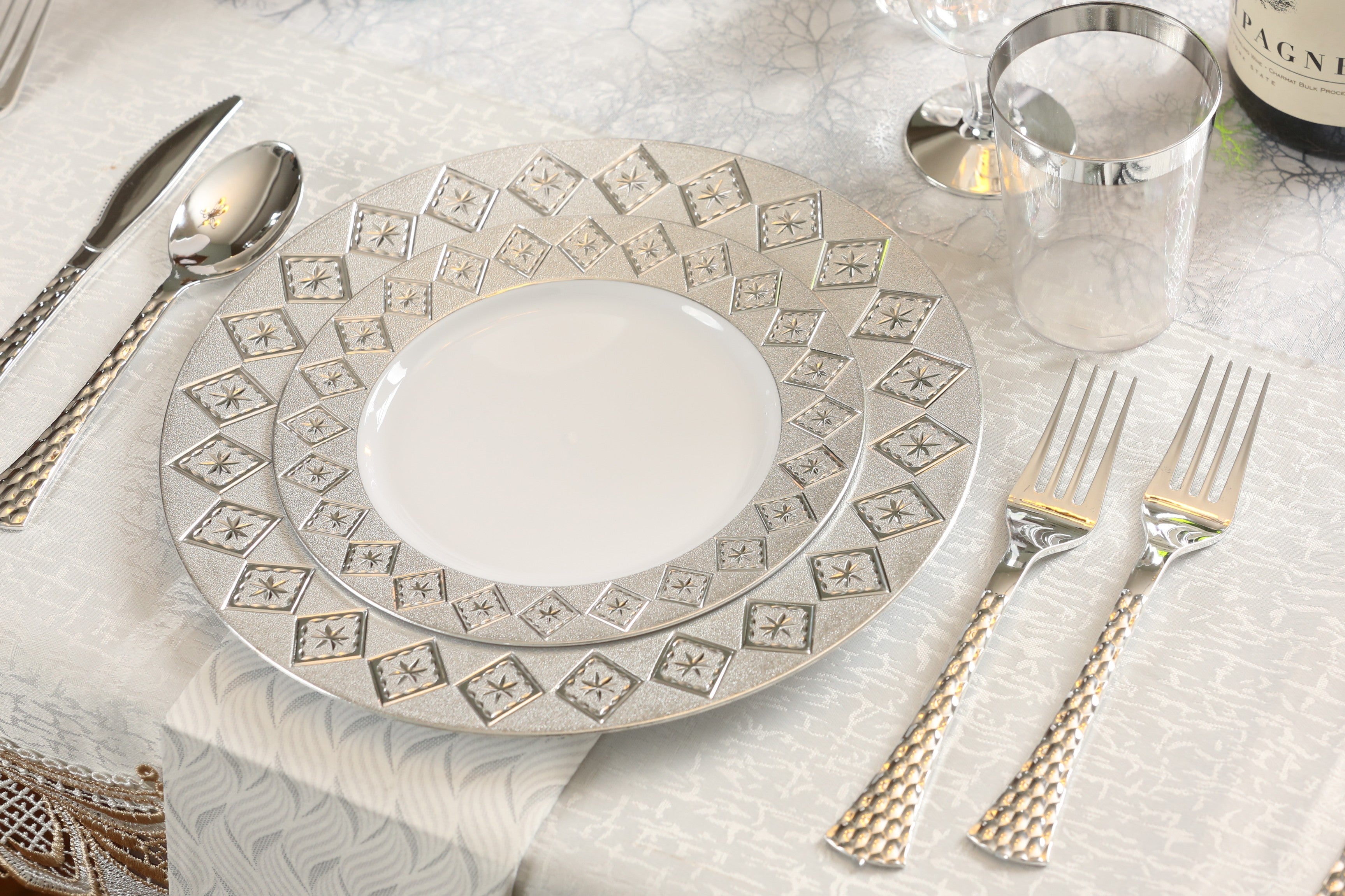 100-Piece White & Silver Round Plastic Dinnerware Set - Includes Plates, Forks, Knives & Spoons (20 Servings) - Perfect for Parties, Picnics, BBQs & Outdoor Events - Durable & Disposable Tableware
