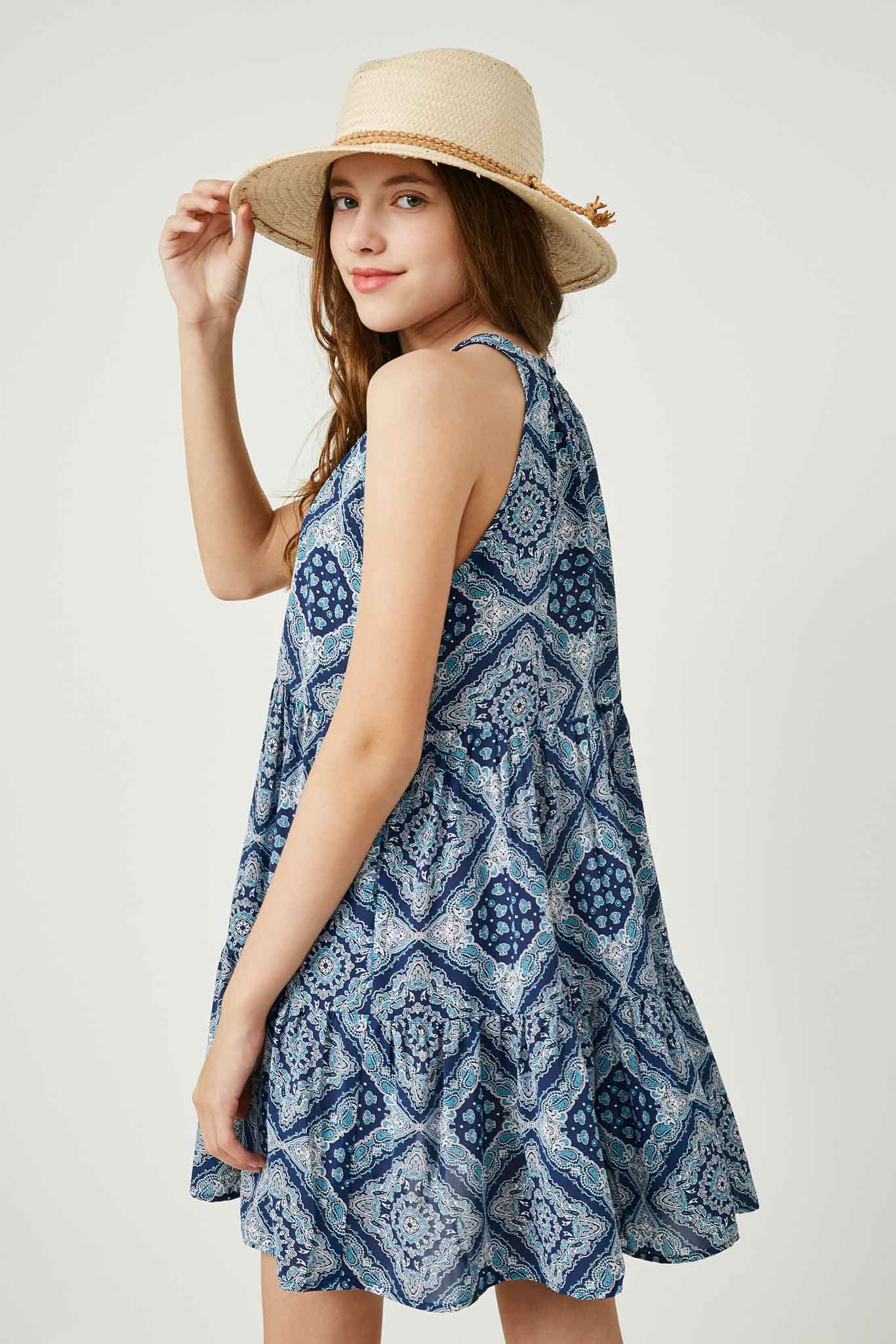 Stylish Bandana Print Dress for Women - Floral Summer Dress with V-Neck & Short Sleeves - Perfect for Beach, Vacation & Casual Outings