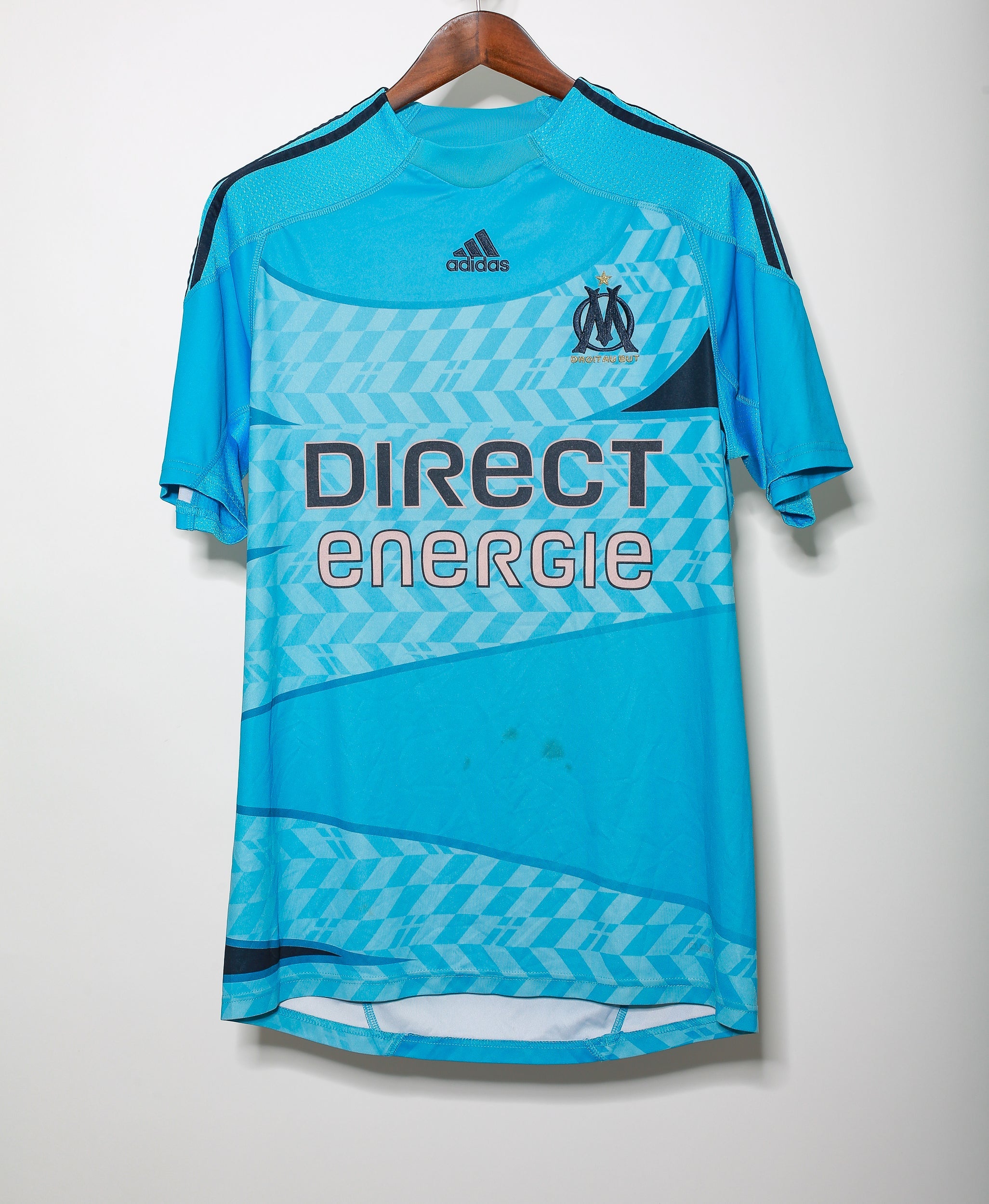 2009-2010 Marseille Away Football Jersey (Size M) - Vintage Soccer Shirt for Fans, Collectors & Retro Sports Enthusiasts - Perfect for Match Days, Gifts & Memorabilia Display