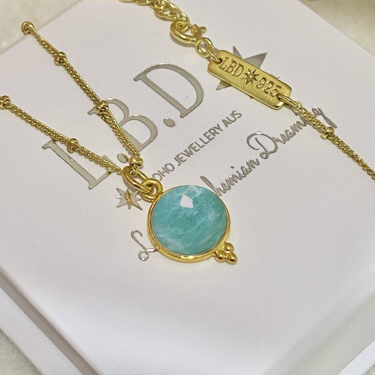 Laihas Free Spirit Gold Amazonite Necklace - Healing Crystal Jewelry for Women, Boho Chic Pendant for Meditation & Positive Energy - Perfect for Yoga, Spiritual Gifts & Everyday Wear