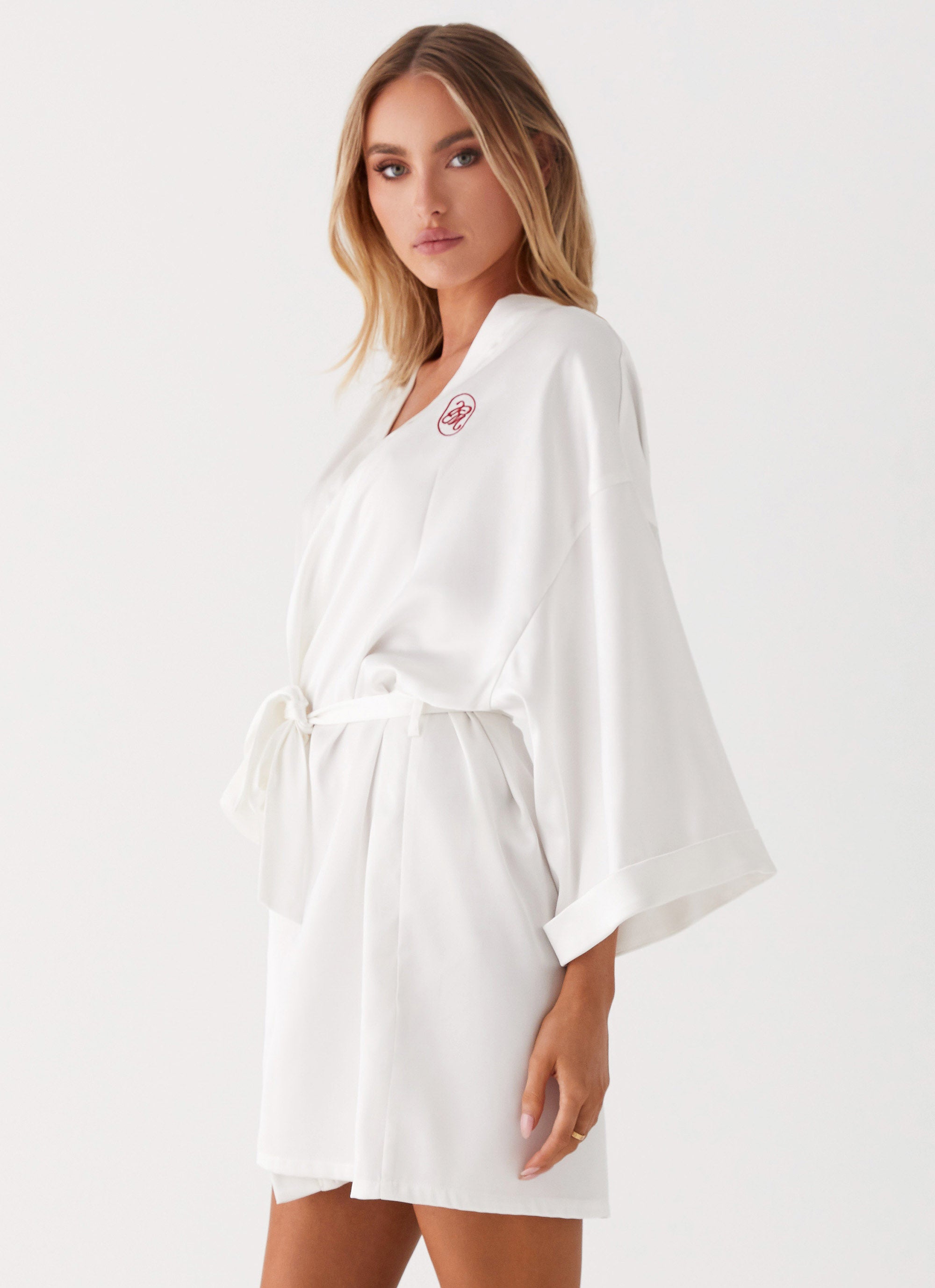 Emmy Women's Satin Robe - Luxurious White Bathrobe for Spa, Bridal & Loungewear - Soft Kimono Style Robe with Pockets