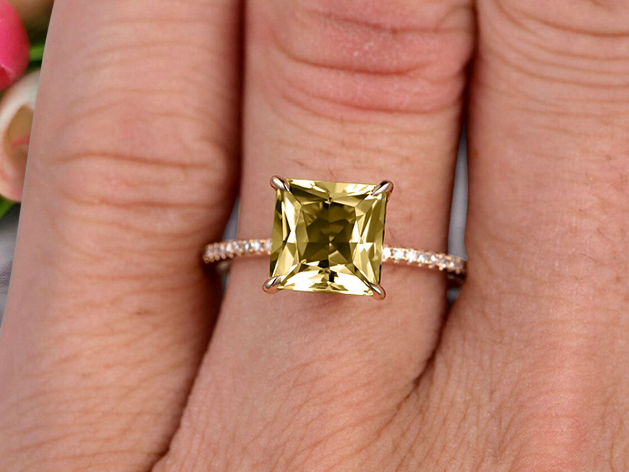1.25 Carat Princess Cut Champagne Moissanite Engagement Ring - 10K Yellow Gold Art Deco Wedding Band with Curved Basket & Claw Prongs - Perfect for Proposals, Anniversaries & Special Occasions