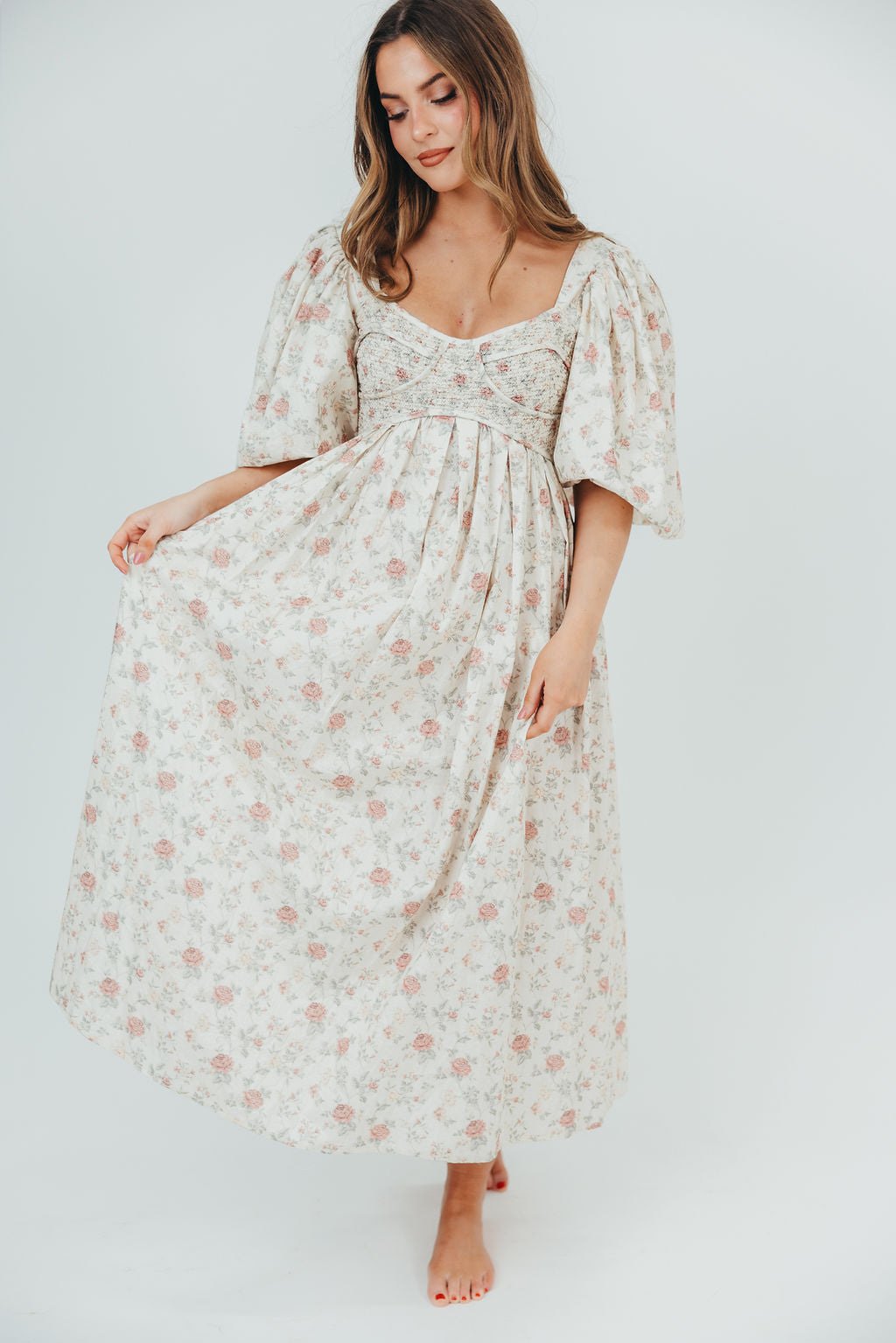 Harlow Maxi Dress in Off White Floral - Bump Friendly Maternity Dress & Inclusive Sizing (S-3XL) | Perfect for Pregnancy, Beach Vacations & Summer Weddings