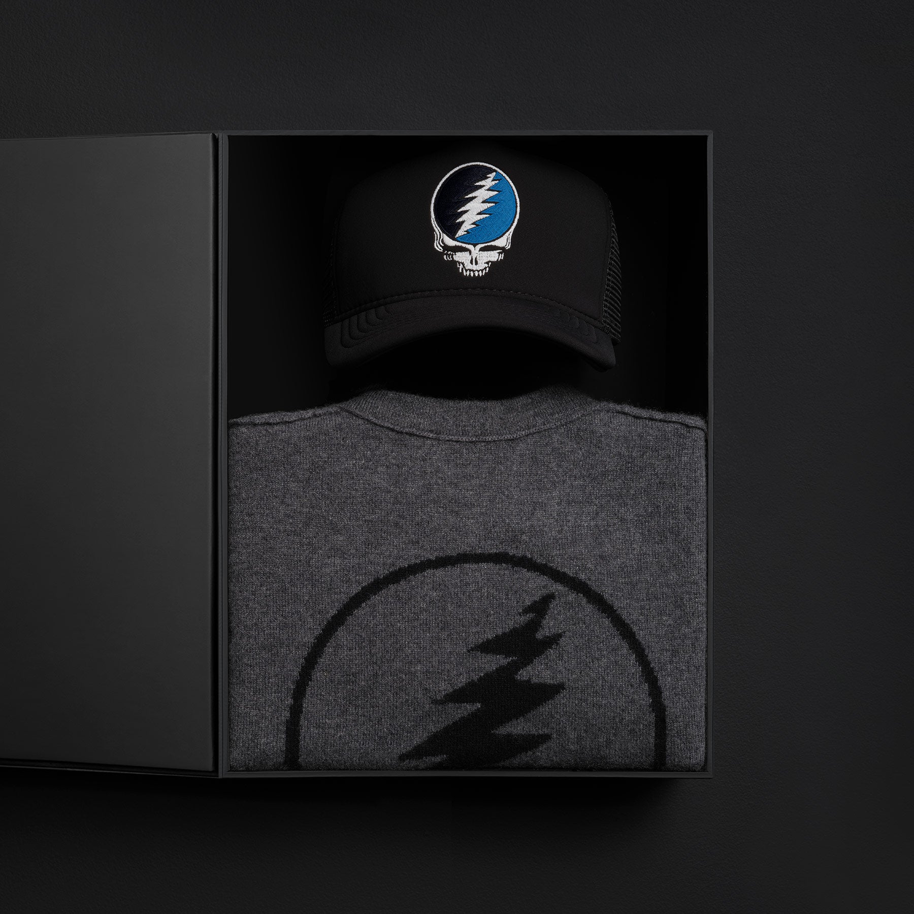 Grateful Dead Men's Cashmere Sweater & Trucker Hat Set - Flannel/Black - Perfect for Concerts & Casual Streetwear