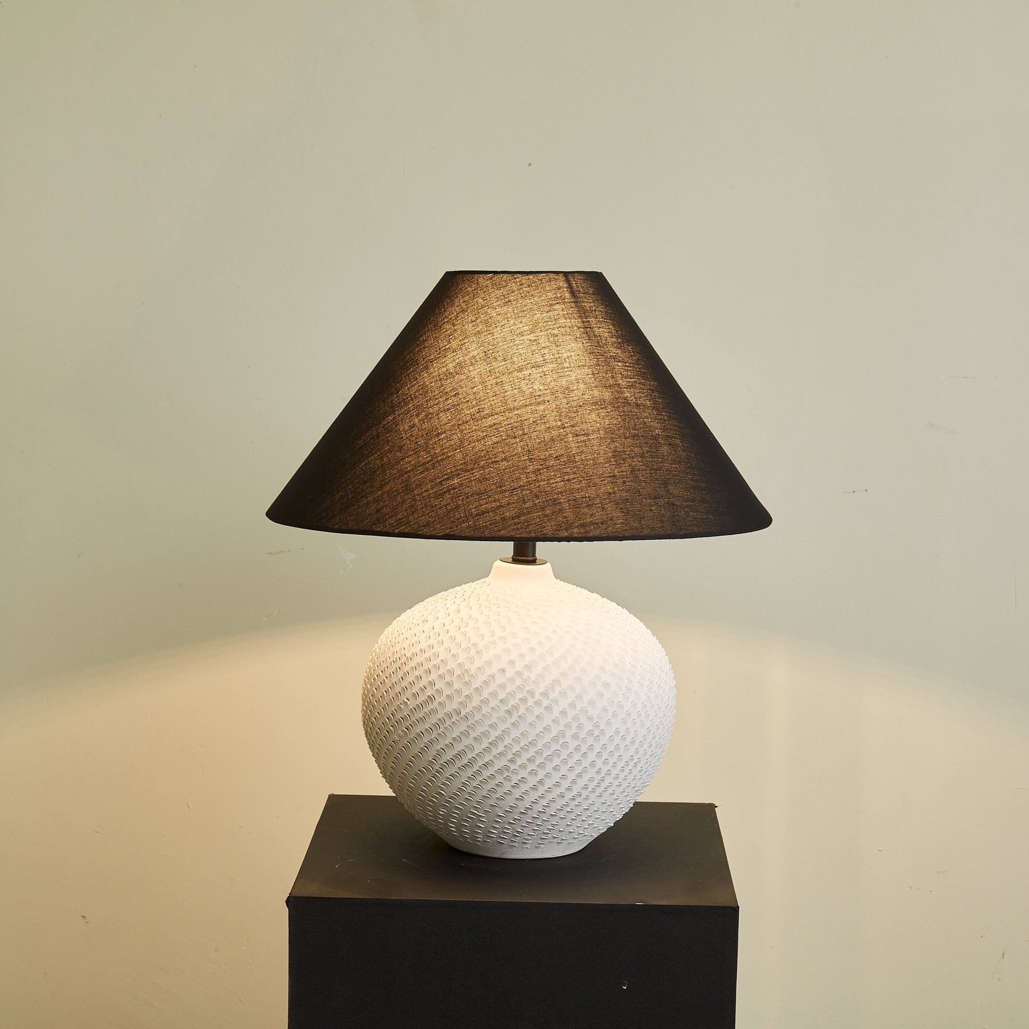 Velvra Table Lamp - Modern LED Nightstand Lamp with USB Port & Touch Control, Perfect for Bedroom, Living Room & Office (Black)