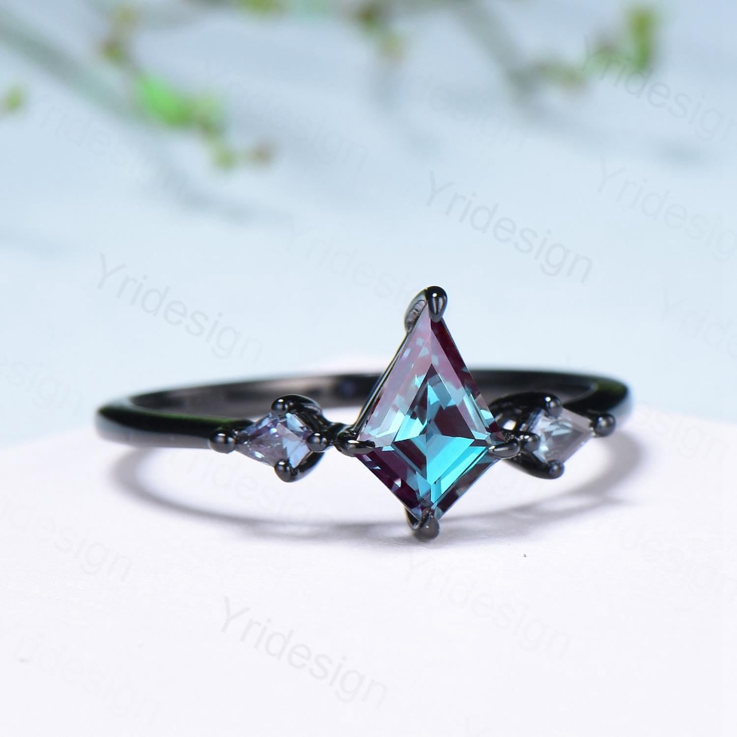 Minimalist Black Gold Three Stone Lab Grown Diamond Ring | Kite Cut Natural Salt & Pepper Diamond Engagement Ring | Silver Alexandrite Ring for Women | Perfect for Weddings, Anniversaries & Special Occasions