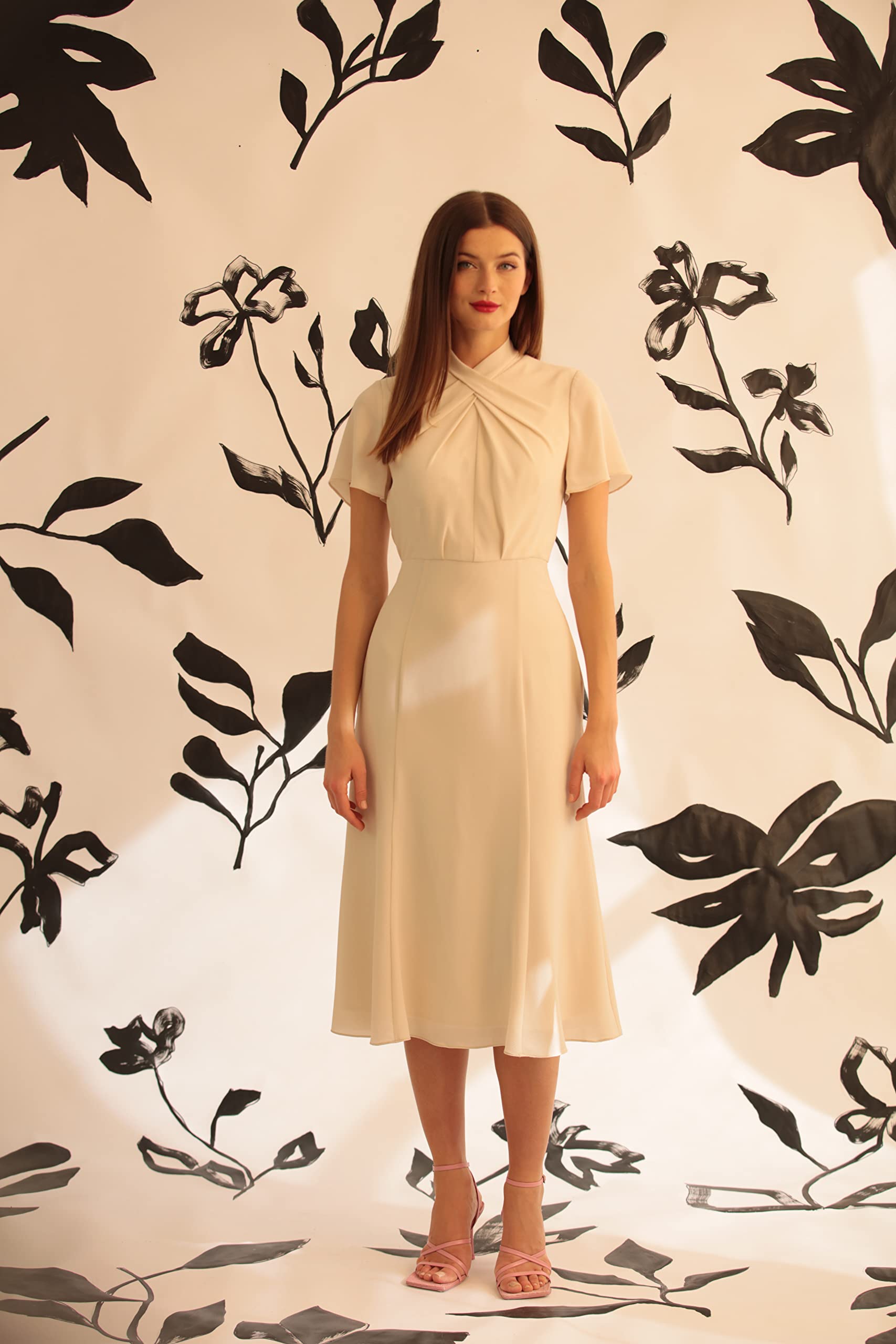 Maggy London Women's Sophisticated Twist Neck Detail Dress for Work, Office, Career, Special Occasions & Events - Elegant Guest Outfit for Weddings, Parties & Professional Meetings