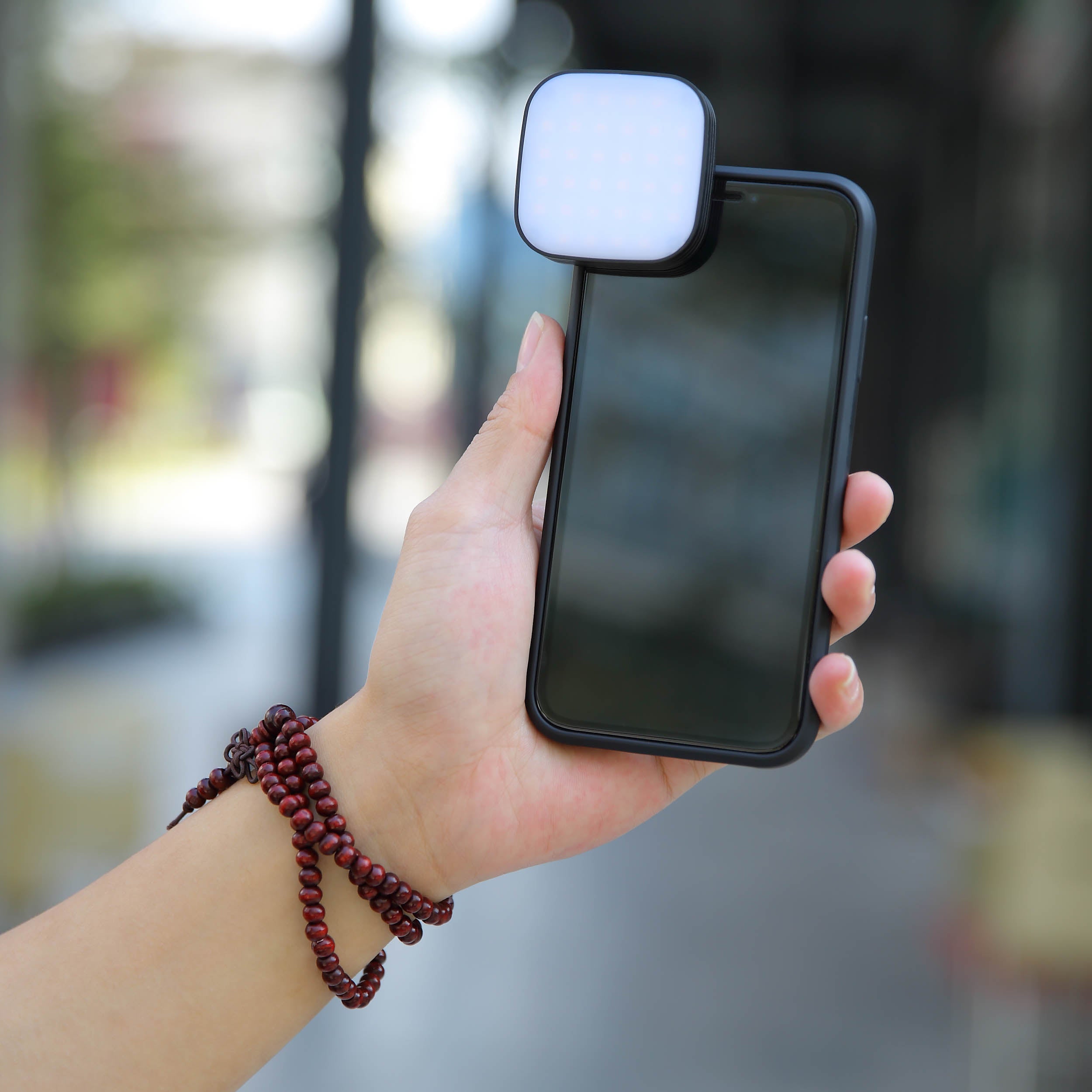 LEDM32 1.4W Mini Clip-On LED Light for Smartphones - Perfect for Selfies, Video Calls & Low-Light Photography