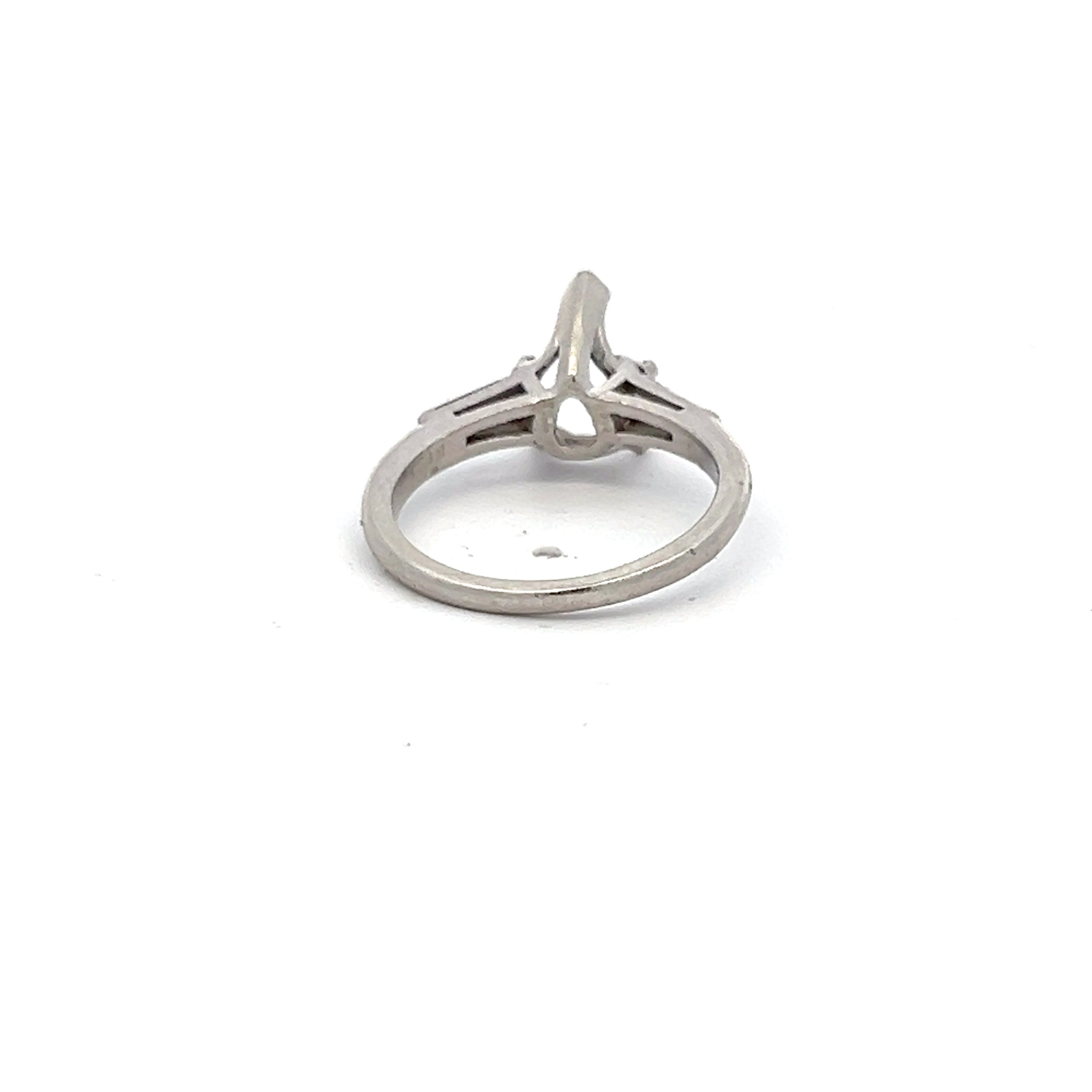 0.25 Carat Tapered Baguette G VS2 Diamond Platinum Semi Mount Ring for Engagement, Wedding, Anniversary & Special Occasions