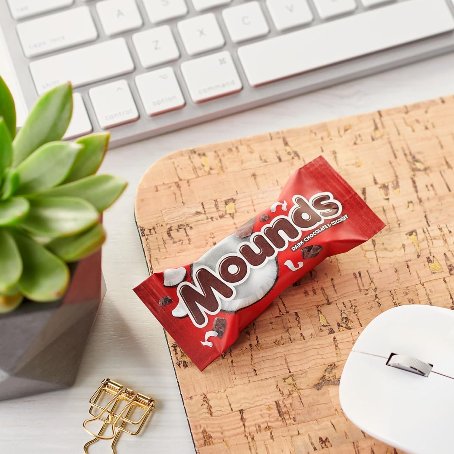 Mounds Dark Chocolate Coconut Candy Bars - Individually Wrapped Bulk Pack (1 Pound) - Perfect for Halloween, Christmas Gifts, Party Favors & Office Snacks - Vegan & Gluten Free Treats for Sharing