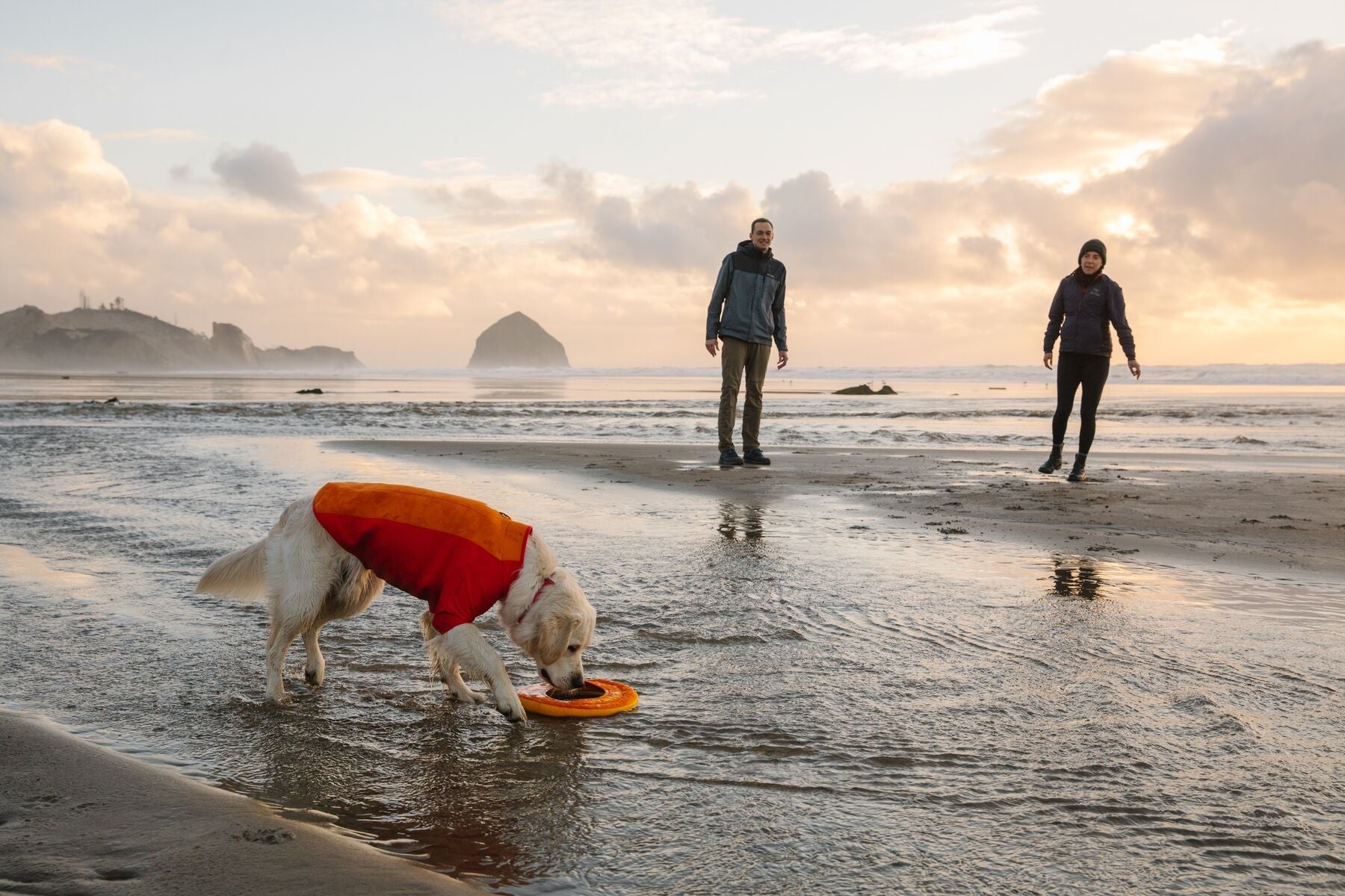 Ruffwear Hydro Plane™ Floating Dog Disc Toy - Tangelo Orange, Waterproof & Durable for Pool, Beach & Outdoor Play - Perfect for Fetch Games with Dogs