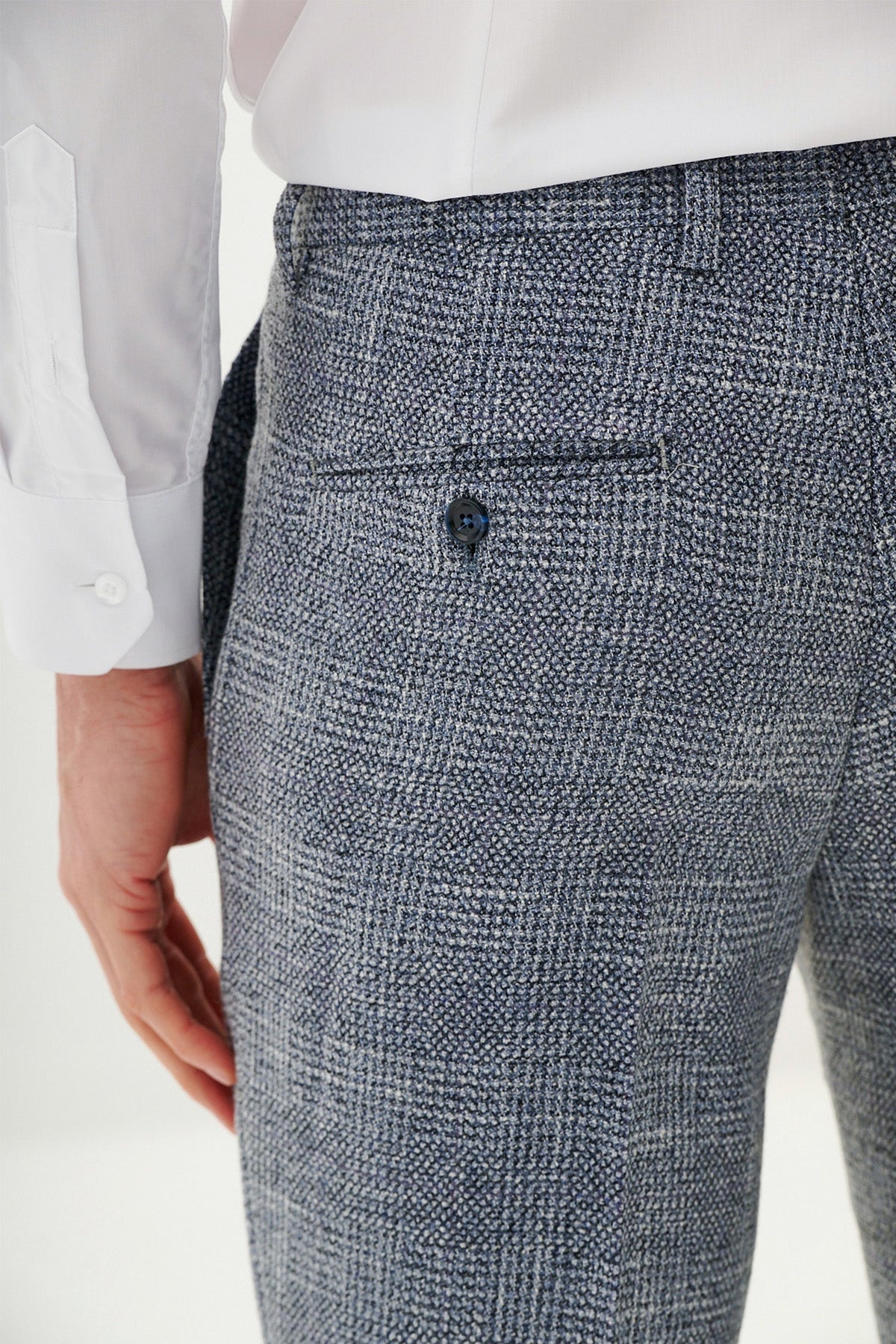 Tim Iroegbunam Everton FC Tweed Suit in Kris Sky Blue - Official Football Club Collection - Perfect for Matchdays & Fan Events