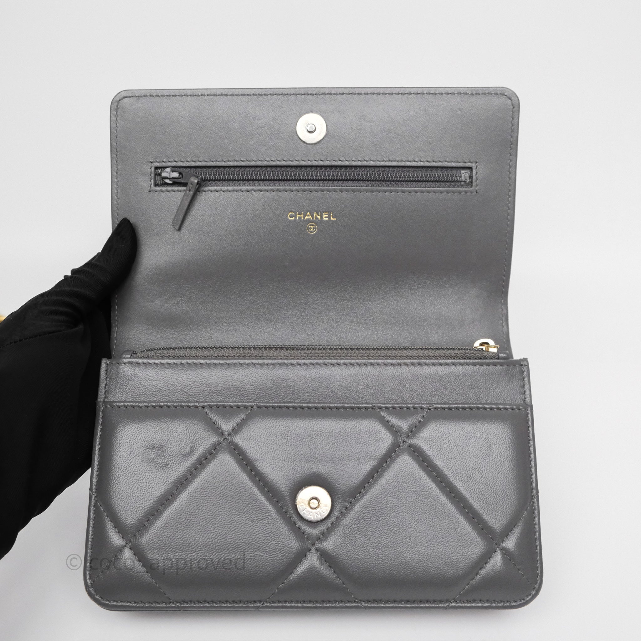 Chanel 19 Wallet on Chain WOC Crossbody Bag - Grey Lambskin Leather with Mixed Hardware - Perfect for Evening Out & Daily Use