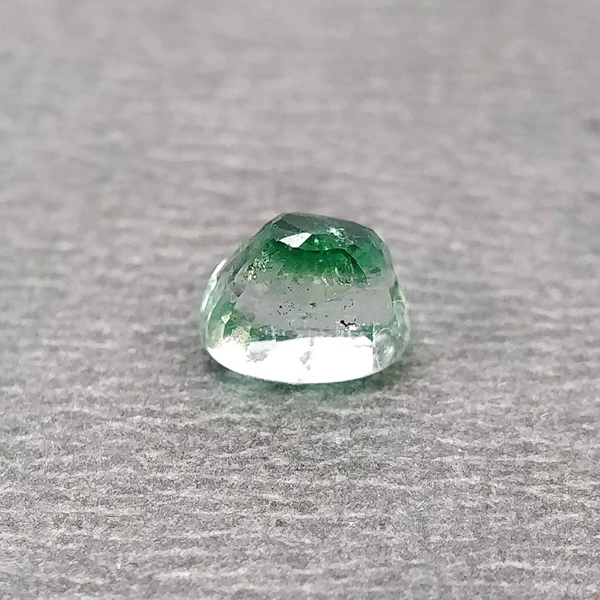 Natural Colombian Emerald Gemstone - 0.76cts Oval Cut 5.3x4.3mm, Untreated & Unheated, Green Birthstone Jewelry for Engagement Rings & Necklaces