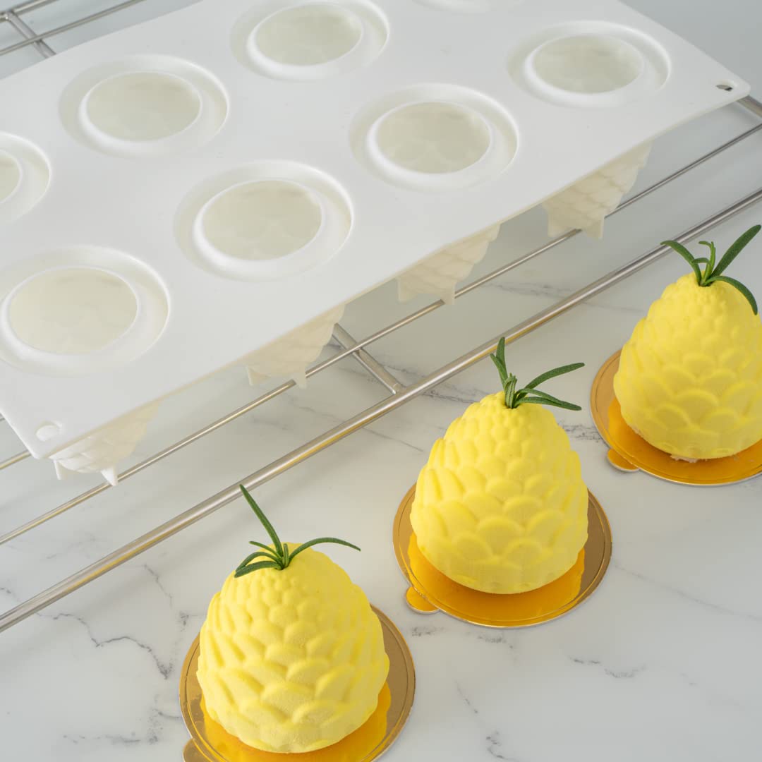 Restaurantware-Pastry Tek 8 Cavity Pineapple Silicone Molds - Flexible, Freezable, Oven-Safe Baking Molds for Jello, Fondant & Desserts | Perfect for Tropical-Themed Cakes, Cupcakes & Party Treats