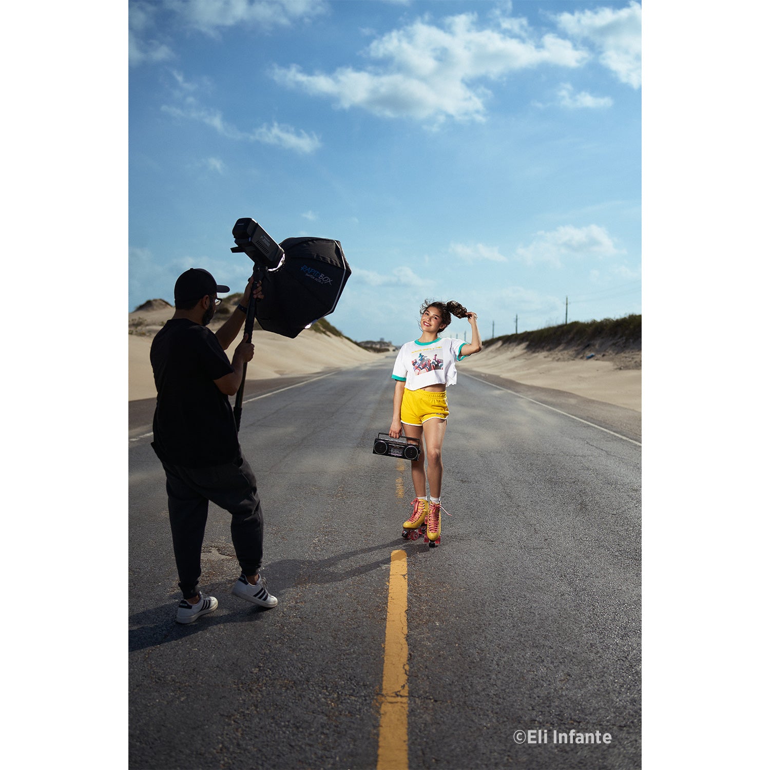 FJ800 Professional Touchscreen Strobe Light with AC/DC Battery - 800Ws Studio Flash for Photography, Videography & Events