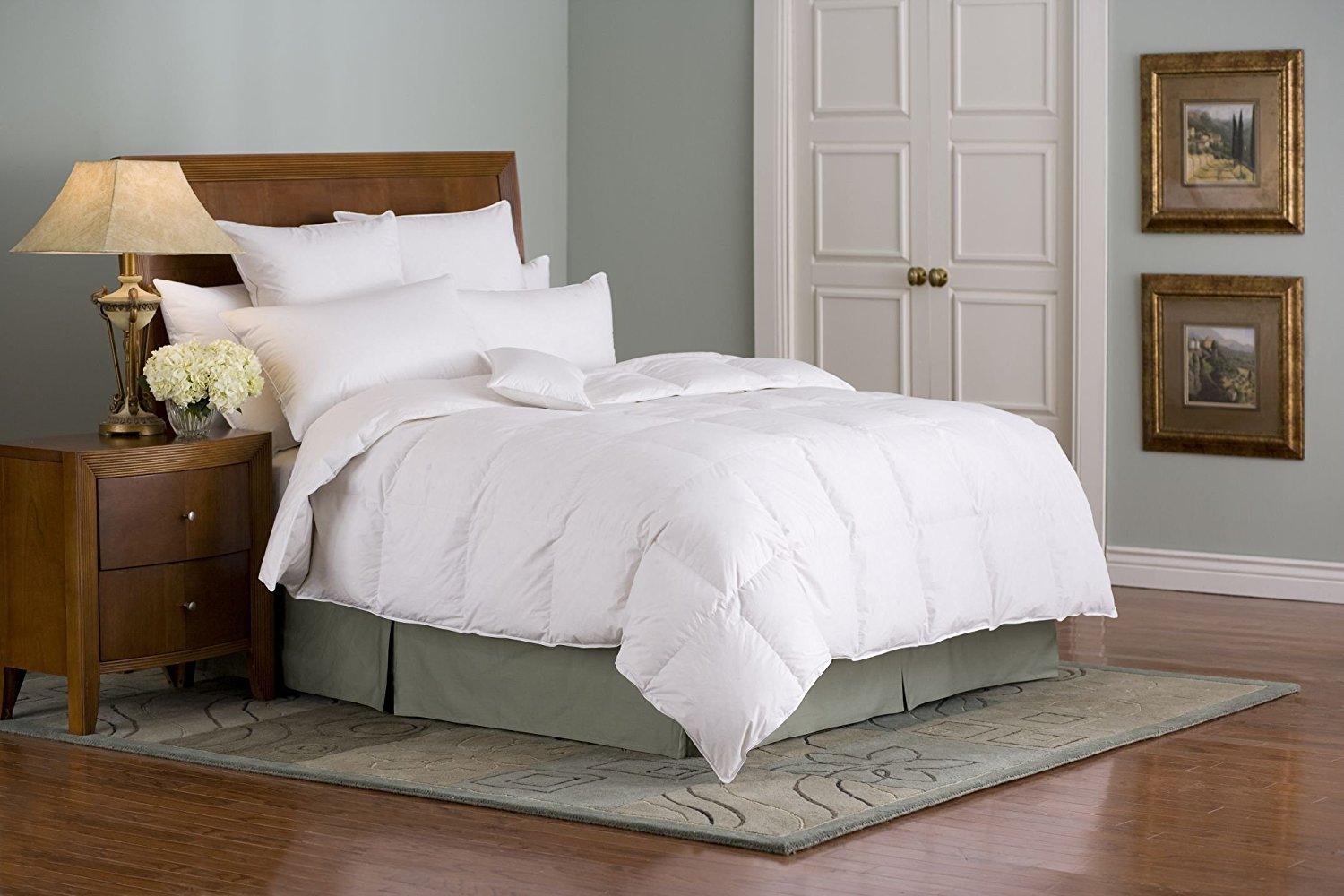 Premium 300 TC Combed Cotton Siberian Goose Down Comforter - Full/Queen/Olympic Queen Size with Damask Cover in Beige-Tan | Ultra Soft & Hypoallergenic Bedding for All-Season Comfort in Master Bedrooms & Guest Rooms