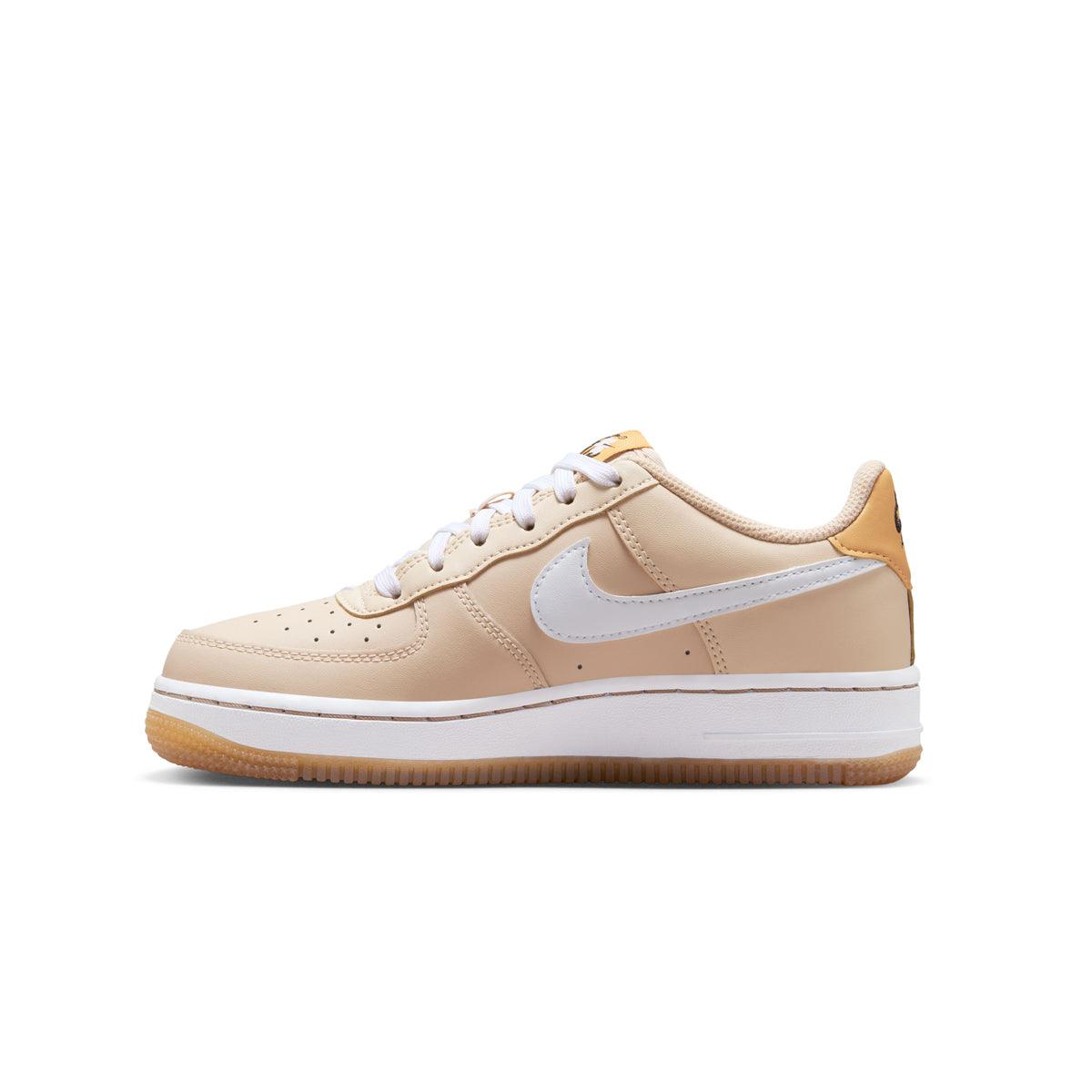 Nike Kids Air Force 1 SE 'Sand Drift' Sneakers - Lightweight Comfortable Basketball Shoes for Boys & Girls - Perfect for School, Playground & Casual Wear