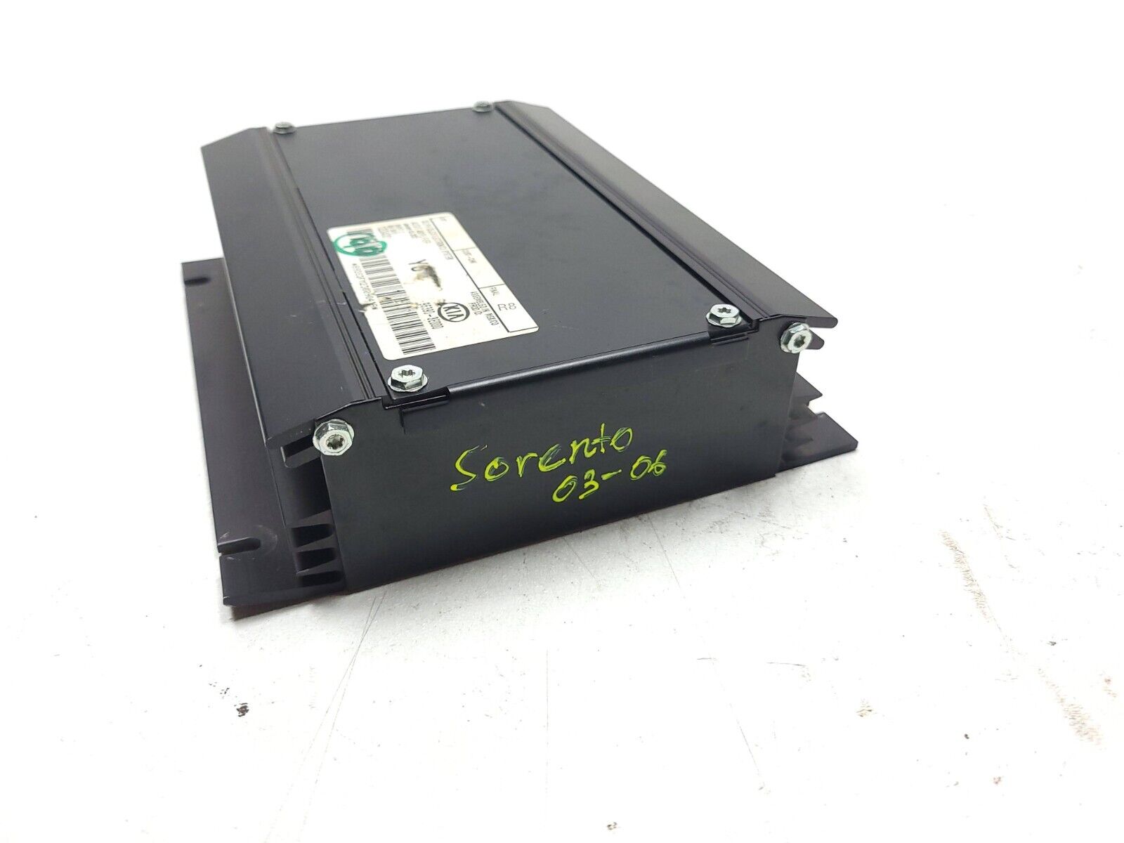 03-06 Kia Sorento OEM Audio Amplifier Unit 96390-3E00 - Premium Car Stereo Upgrade for Enhanced Sound Quality | Perfect for Music Lovers & Road Trips