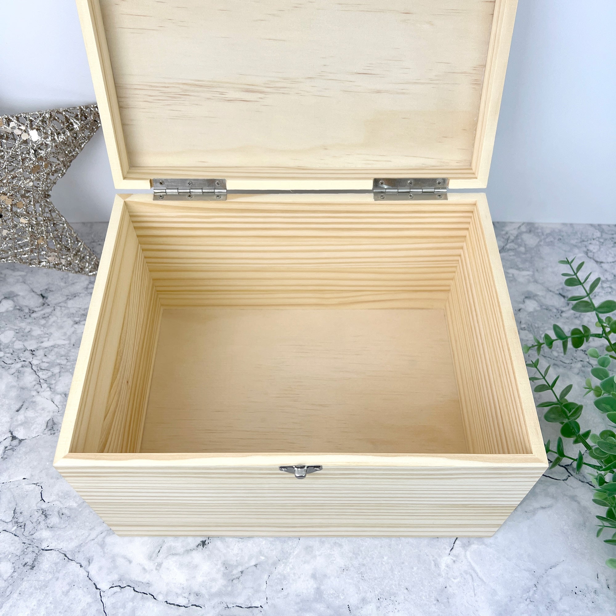 Personalized Pine Wood Memory Keepsake Box - Custom Engraved Gift for Anniversary, Wedding & Baby - 5 Sizes (16cm, 20cm, 26cm, 30cm, 36cm) - Perfect for Jewelry Storage, Photo Albums & Sentimental Treasures