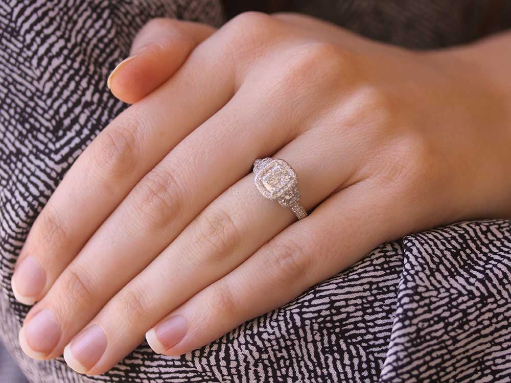 JB Star 1 Carat Cushion Cut Diamond Engagement Ring for Women - Perfect for Proposals, Weddings & Anniversaries