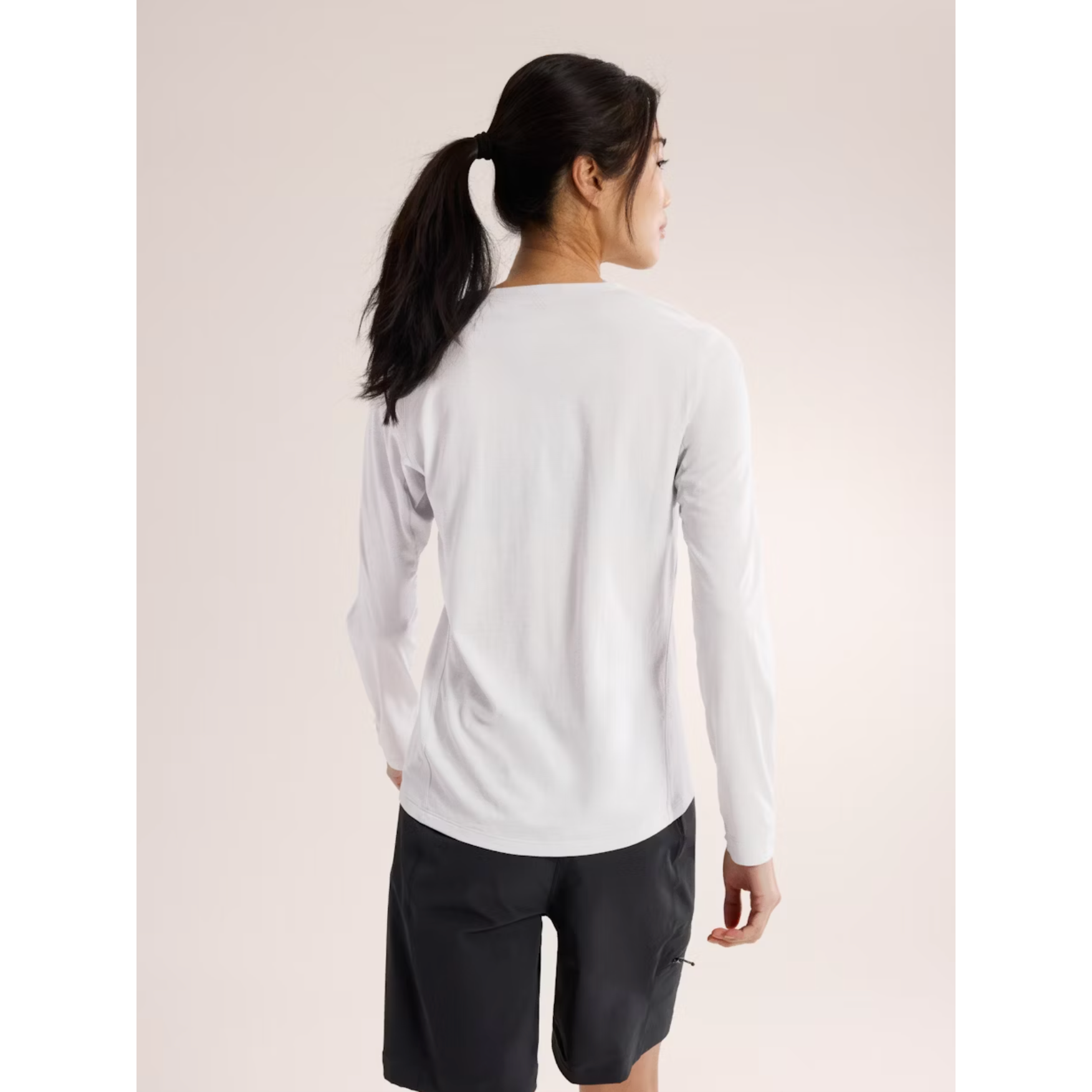 Arc'teryx Women's Taema Long Sleeve Crew Neck Shirt - Moisture Wicking Hiking & Outdoor Activewear for Camping & Travel