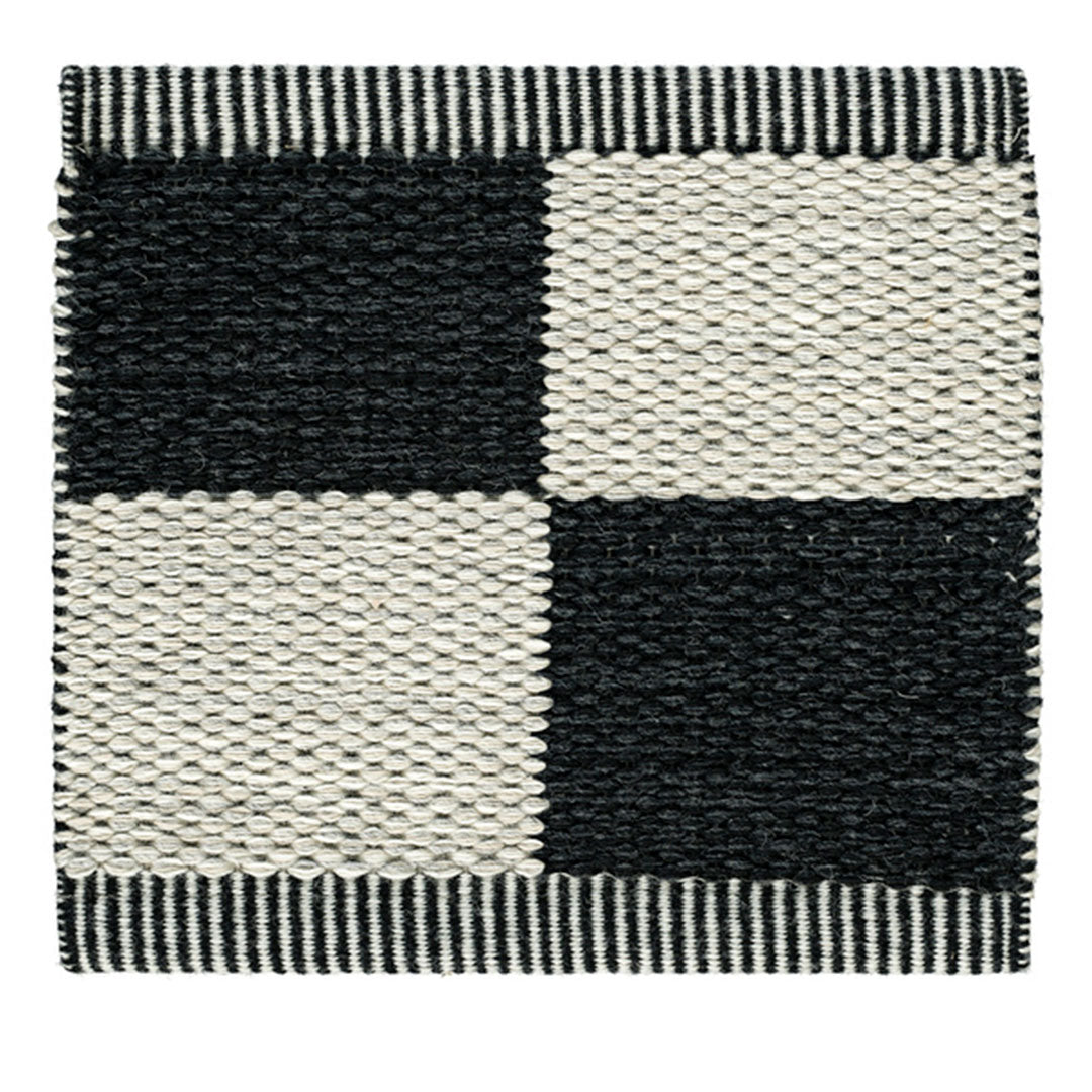 Checkerboard Icon Rug - Stylish and Durable Non-Slip Floor Mat for Living Room, Bedroom, or Office - Perfect for Home Decor and Comfort