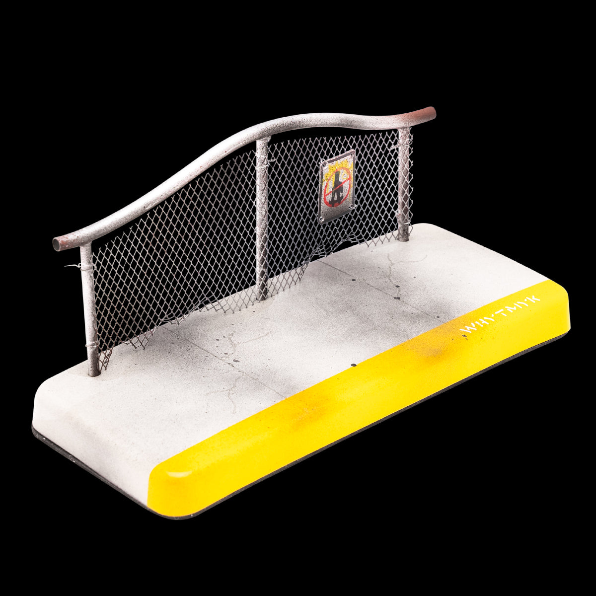 WhytMyk Concrete Fingerboard Ramp with Wave Fence and Sidewalk - Perfect for Skateboard Training and Fingerboard Tricks at Home or Office