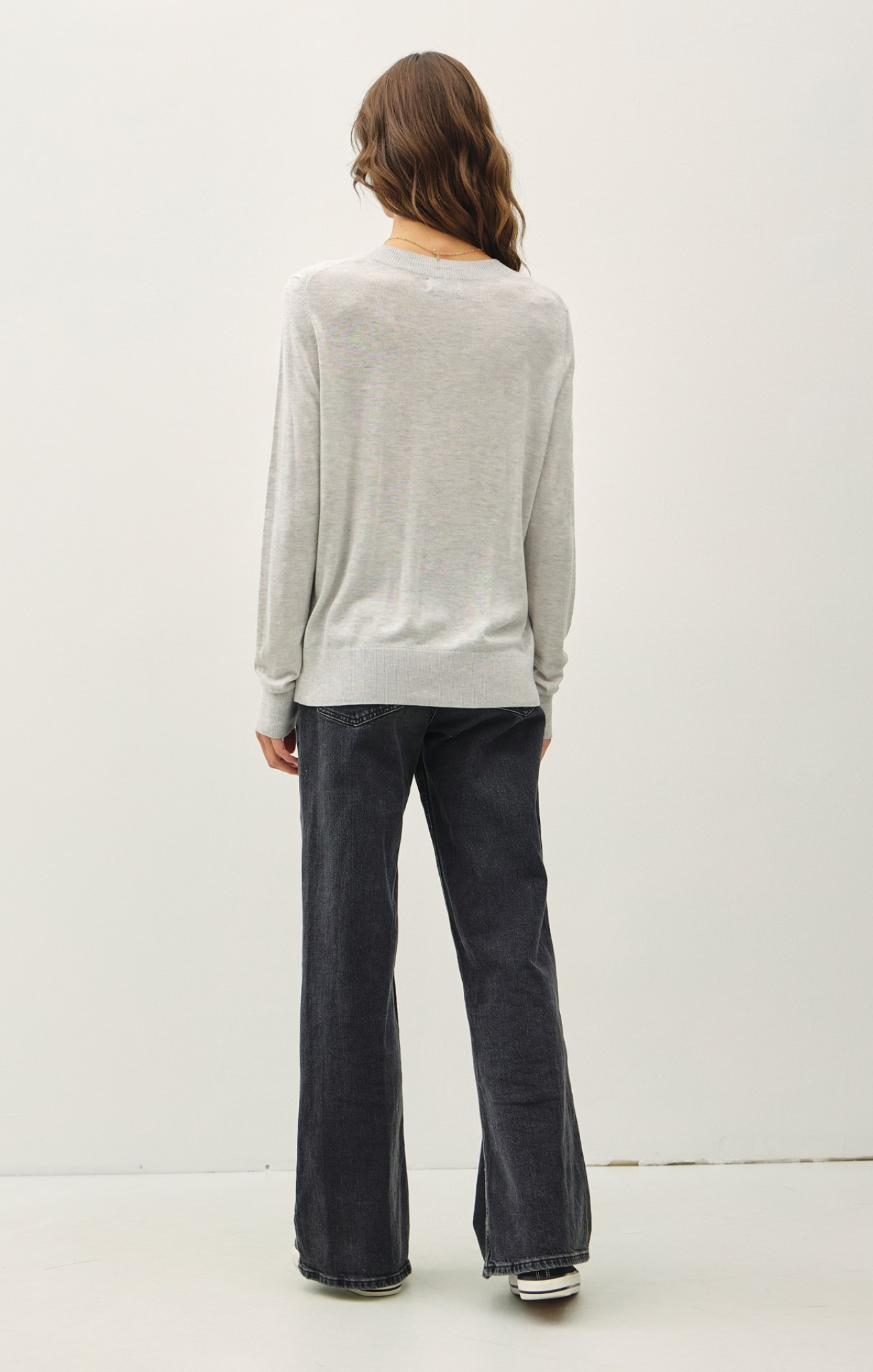 Classic V-Neck Sweater for Women - Soft & Comfortable Knit Pullover - Casual & Office Wear - Perfect for Fall & Winter Outfits