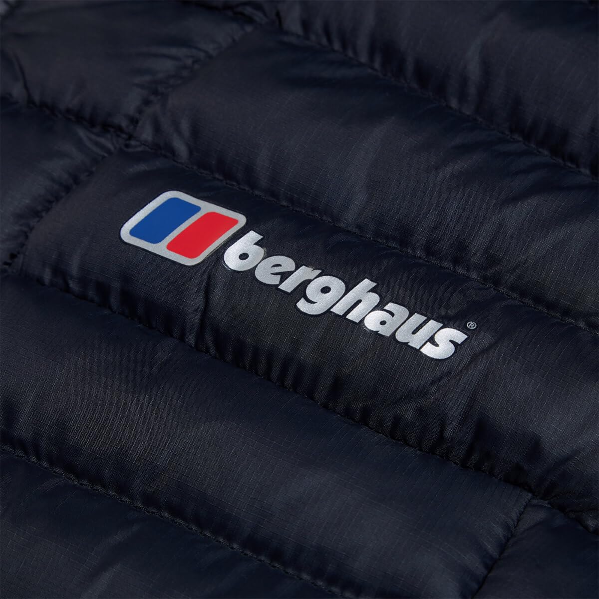 Berghaus Men's Vaskye Synthetic Insulated Jacket - Ultra Warm Winter Coat, Lightweight Puffer Jacket with Durable Water-Resistant Shell for Hiking, Camping & Outdoor Activities (Black, Pack of 1)