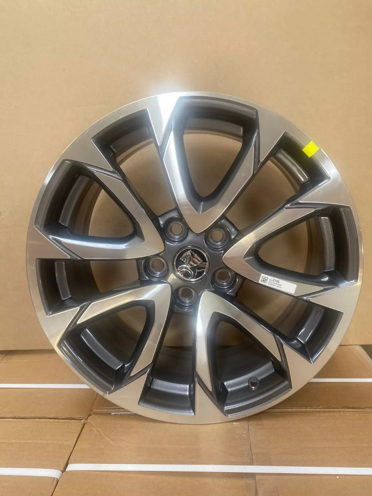 Genuine Holden VF S2 CalaisV WN Caprice 19x8.5 Alloy Wheels - Perfect for Performance Upgrades & Luxury Car Customization