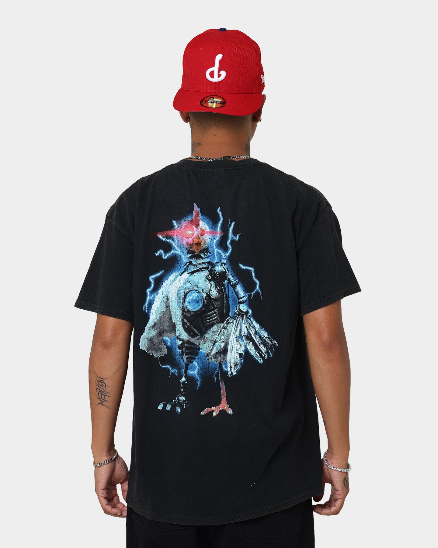 Vintage Robot Chicken Graphic T-Shirt - Black Wash - Retro American Thrift Style - Perfect for Casual Wear, Costume Parties & Pop Culture Fans