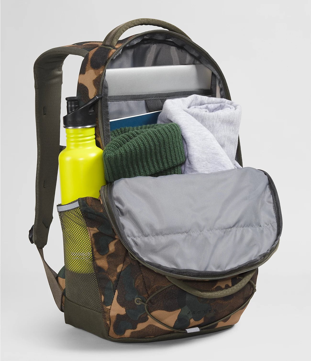 The North Face Jester Backpack - Durable School & Travel Backpack for Men & Women - Water-Resistant Laptop Backpack with USB Port - Perfect for College, Hiking & Commuting