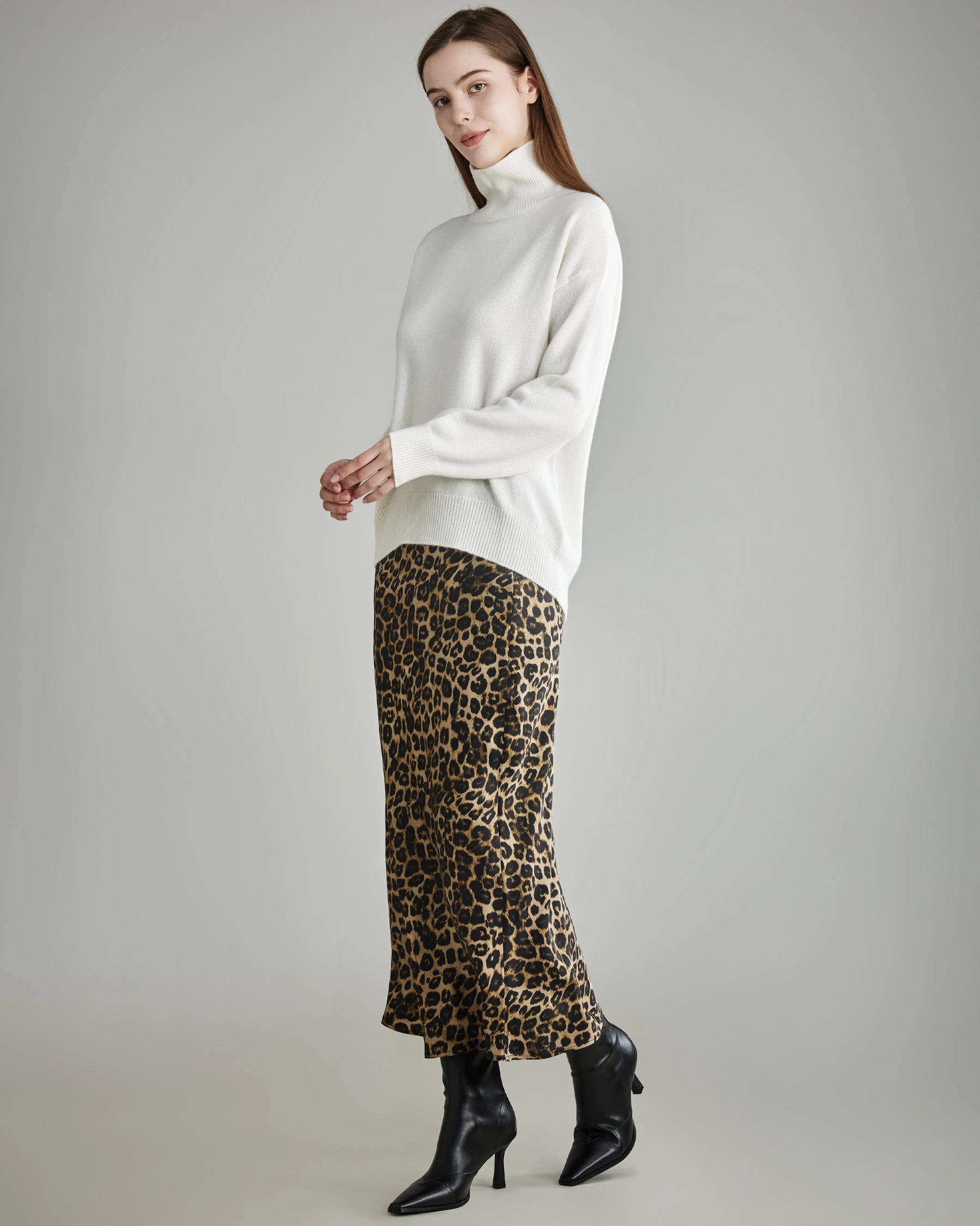 Luxury Women's Oversized Turtleneck Cashmere Sweater - Soft & Warm Winter Pullover for Casual Outfits, Office Wear & Holiday Fashion