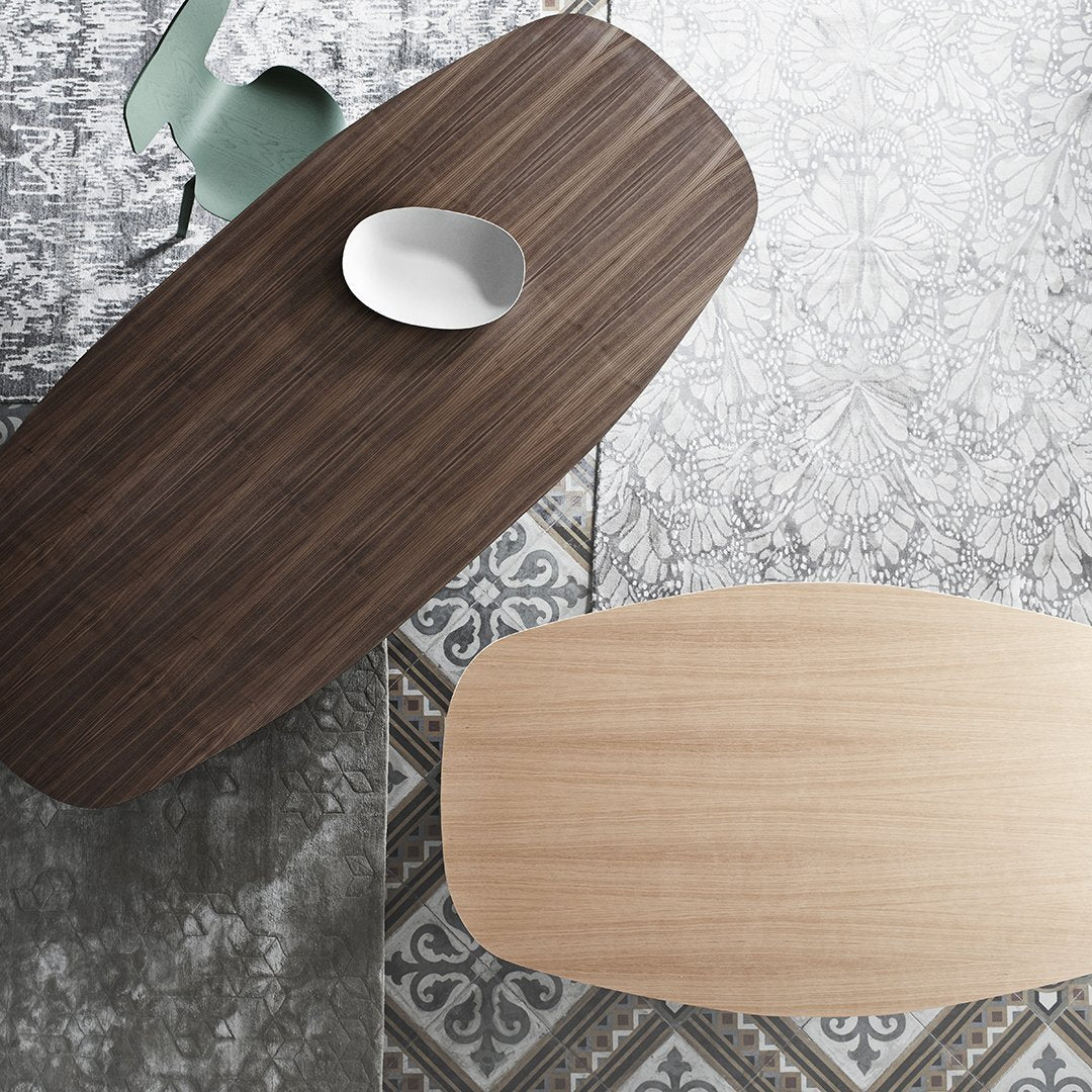 Stylish Hayon Analog Dining Table by Fritz Hansen – Modern Scandinavian Design for Home & Restaurant Dining