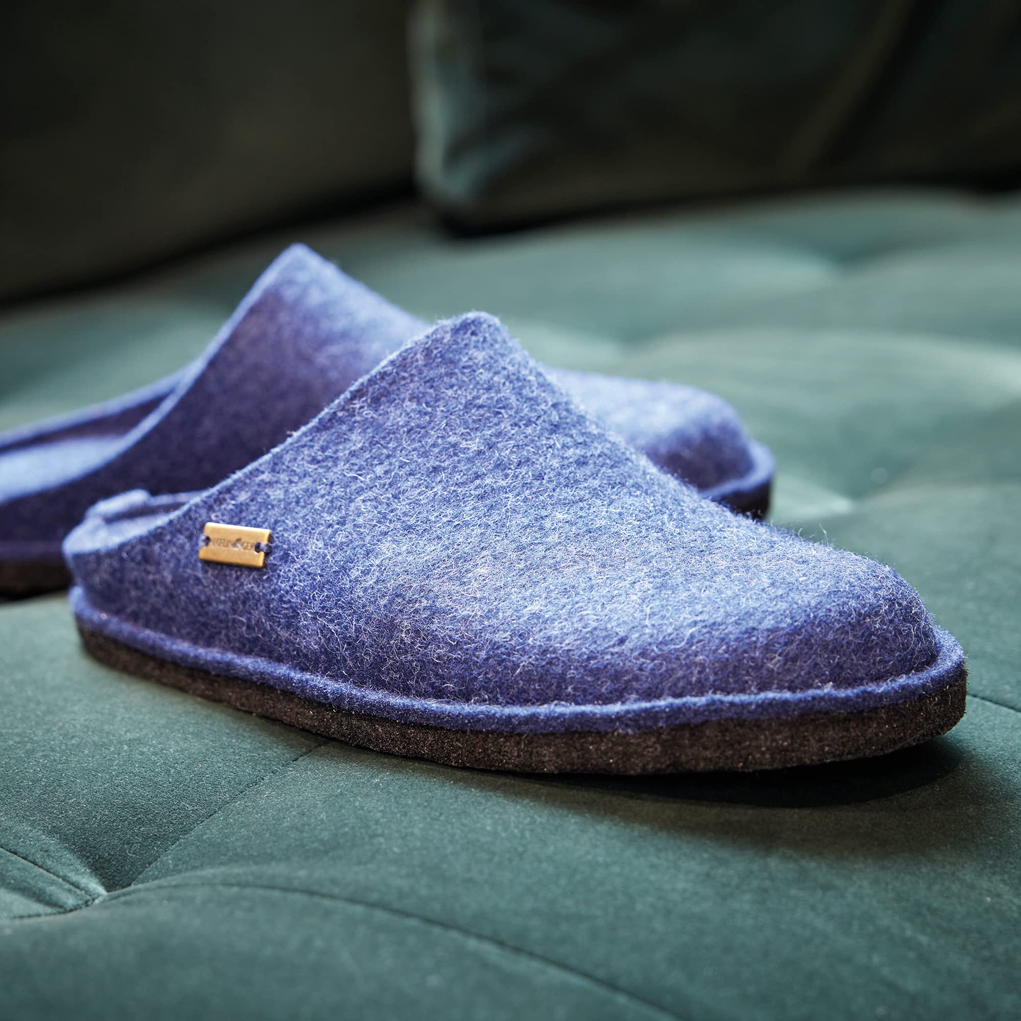 HAFLINGER Men's Low-Top Slippers - Comfortable Wool House Shoes for Indoor & Outdoor Use - US 7.5 - Perfect for Relaxing at Home, Lounging, or Quick Errands