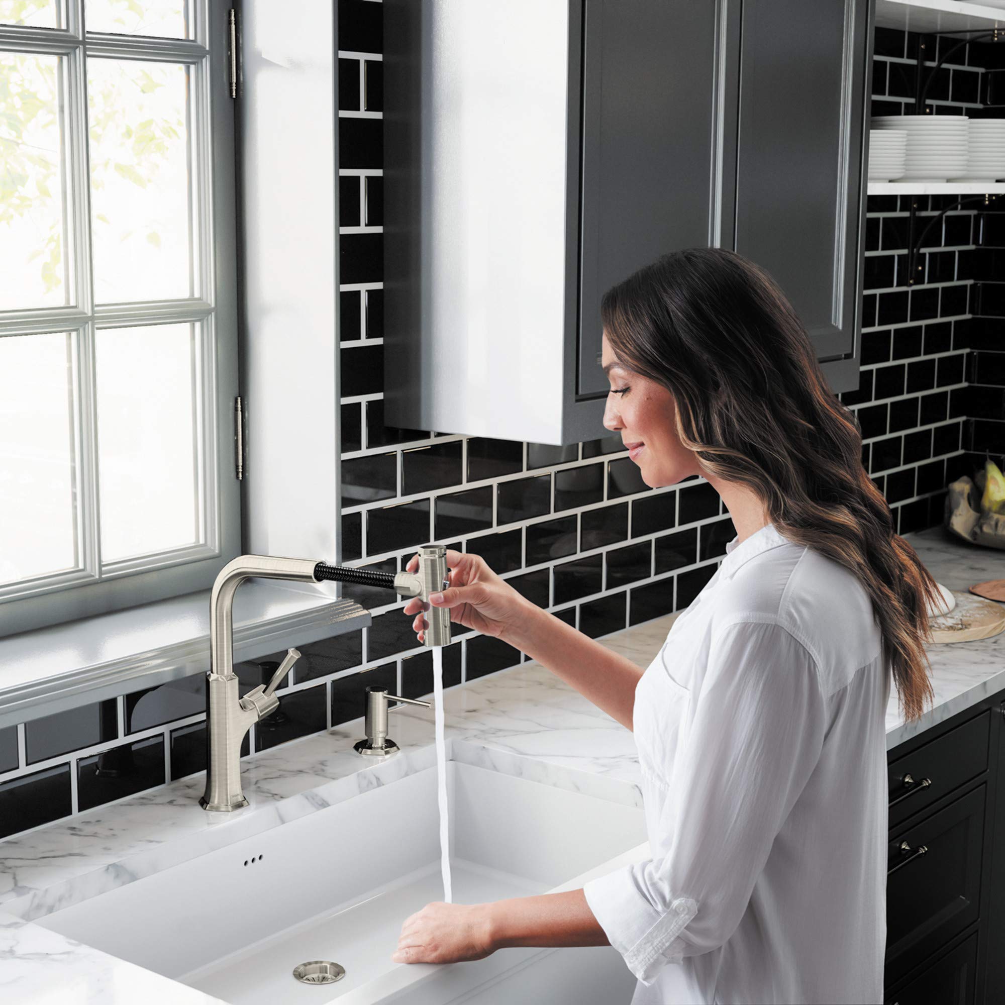 Hansgrohe Locarno Brushed Nickel Single-Handle Pull-Out Sprayer Kitchen Faucet - Modern Water-Saving Design for Sink, Dishwashing & Food Prep (Model 04828800)
