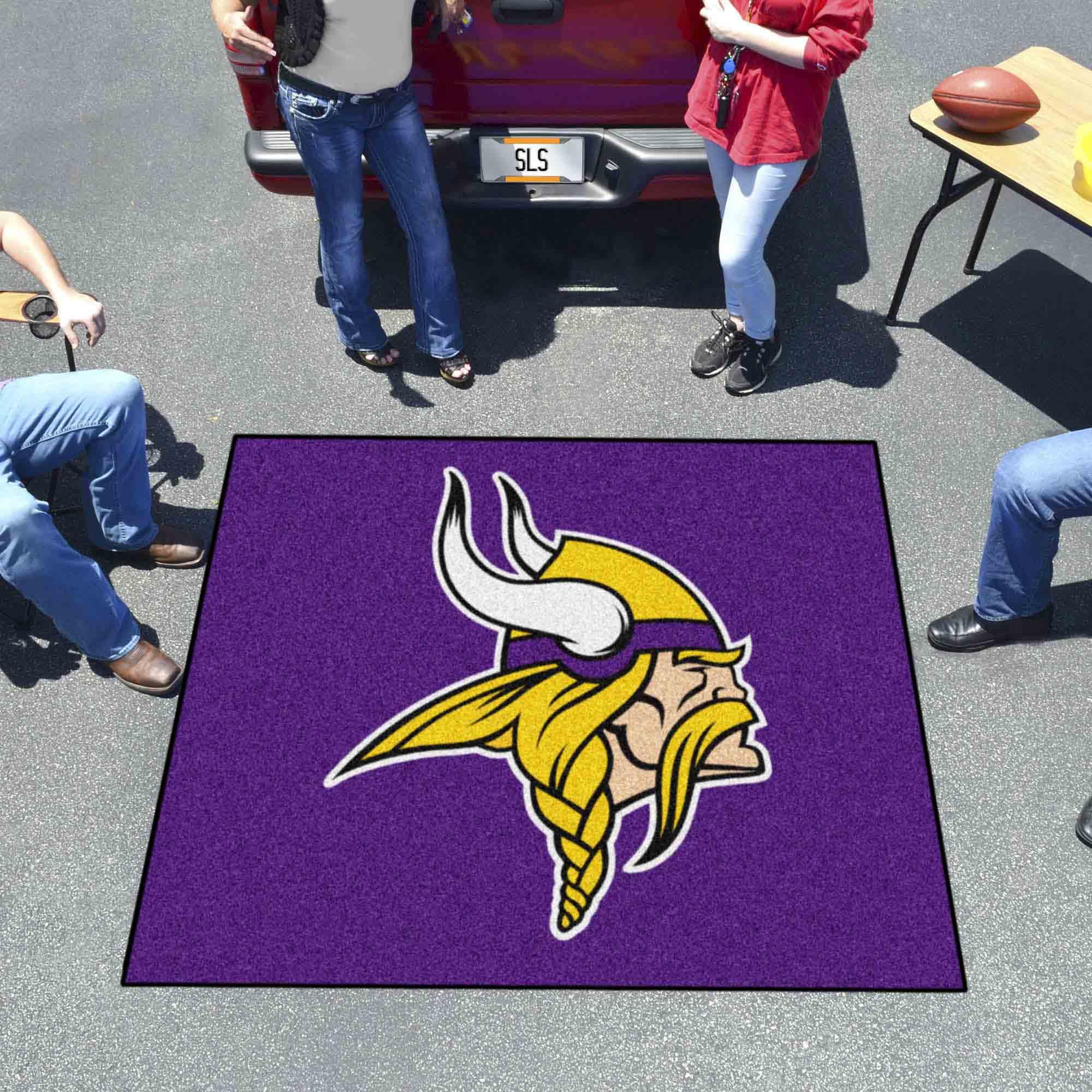 FANMATS NFL Unisex-Adult Modern Team Logo Rug - Soft Non-Slip Floor Mat for Game Room, Living Room, and Man Cave Decor - Perfect for Football Fans and Sports Enthusiasts