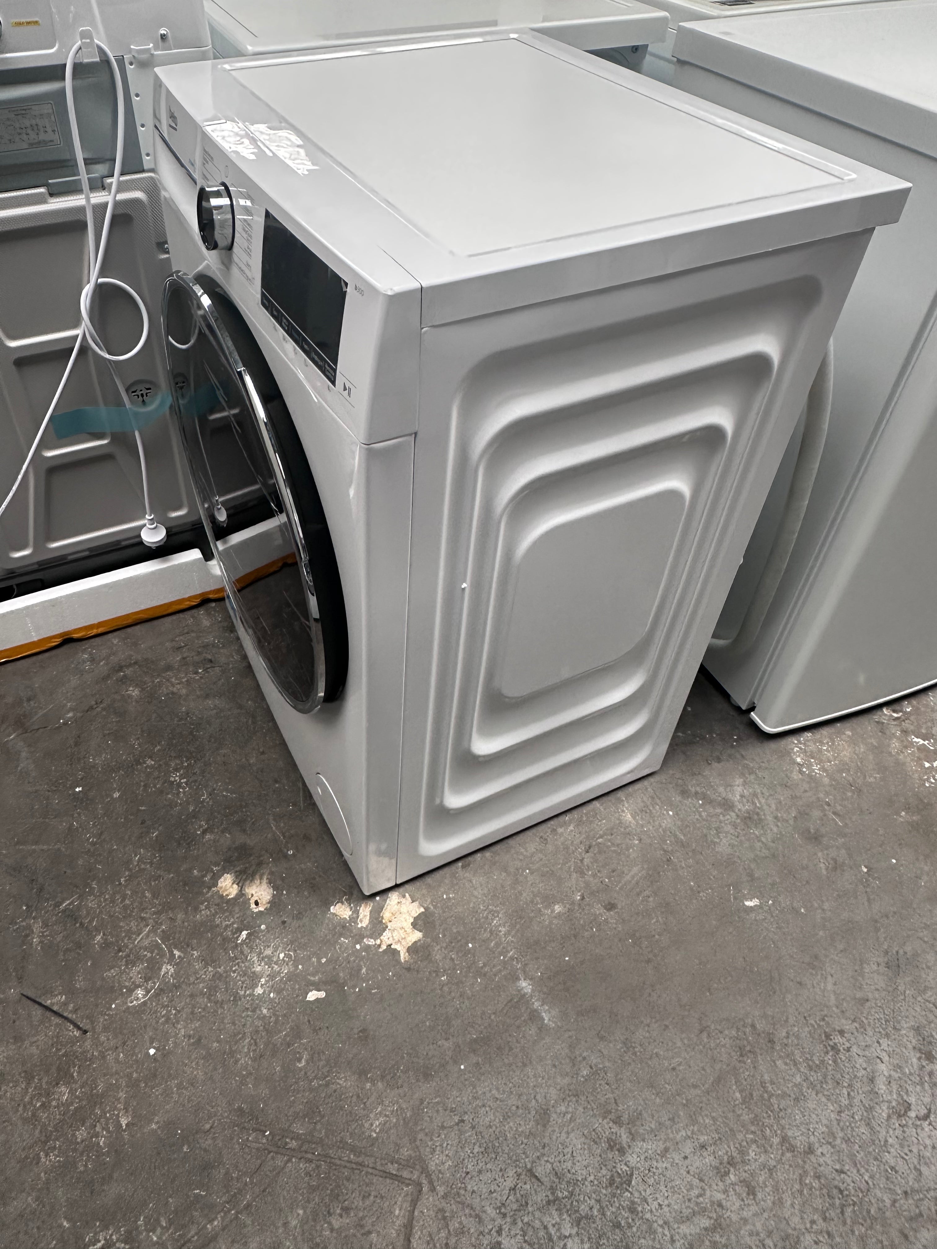 Beko BFLB8020W 8kg Front Load Washing Machine with Steam Function - Factory Second - Perfect for Small Apartments & Laundry Rooms