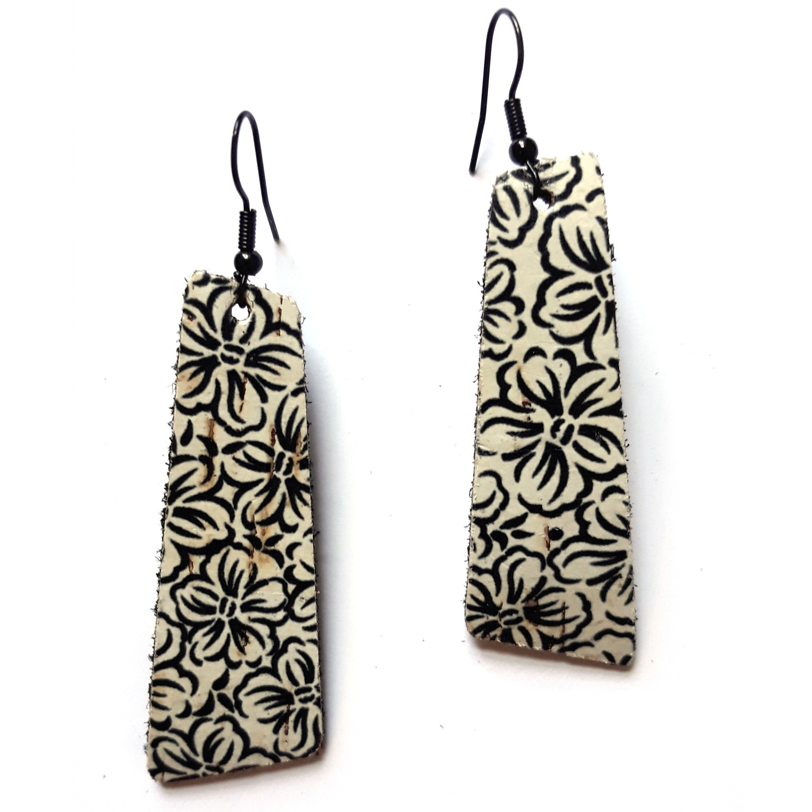 Stylish Tropical Flower Cork Earrings for Women - Lightweight & Eco-Friendly Dangle Earrings for Summer, Beach, and Boho Fashion