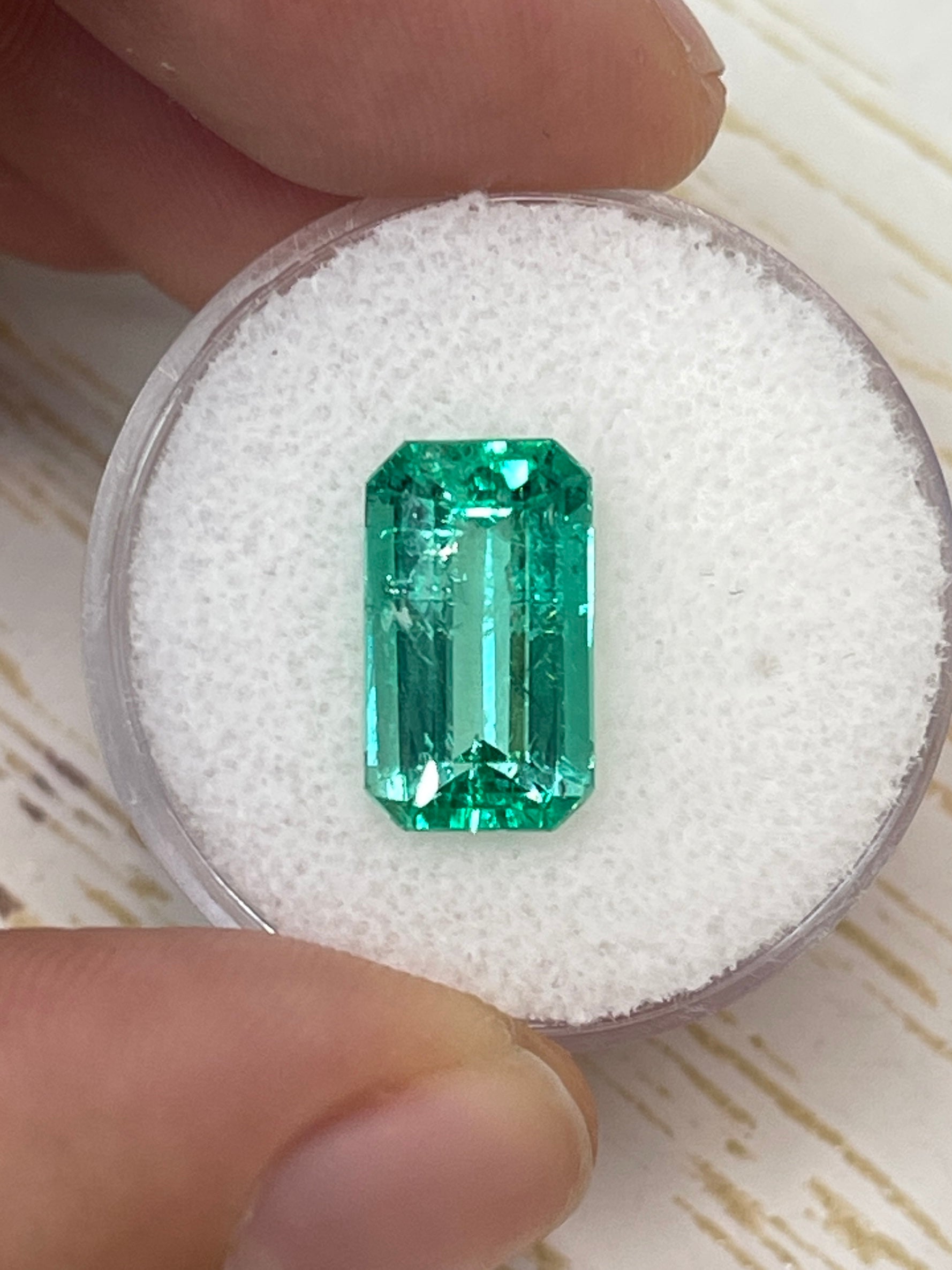 3.42 Carat 13x7.6mm Glowing Elongated Green Natural Loose Colombian Emerald - Emerald Cut Gemstone for Jewelry Making, Engagement Rings & Luxury Gifts