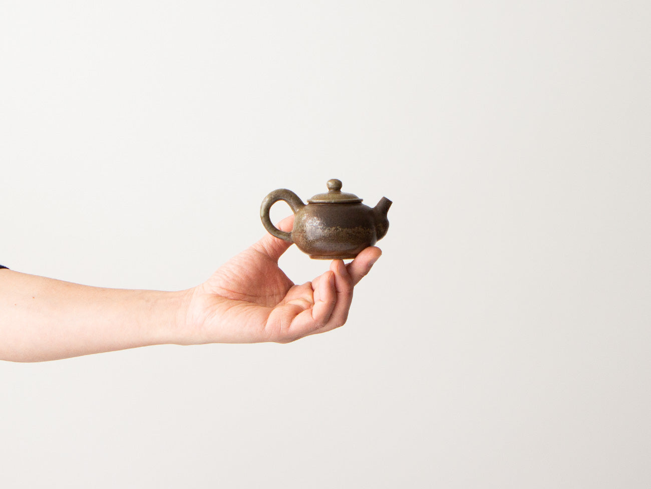 Premium Moss Teapot - Handcrafted Ceramic Teapot with Natural Moss Design - Perfect for Tea Lovers, Home Decor, and Unique Gifts - Ideal for Afternoon Tea, Zen Gardens, and Cozy Kitchen Decor