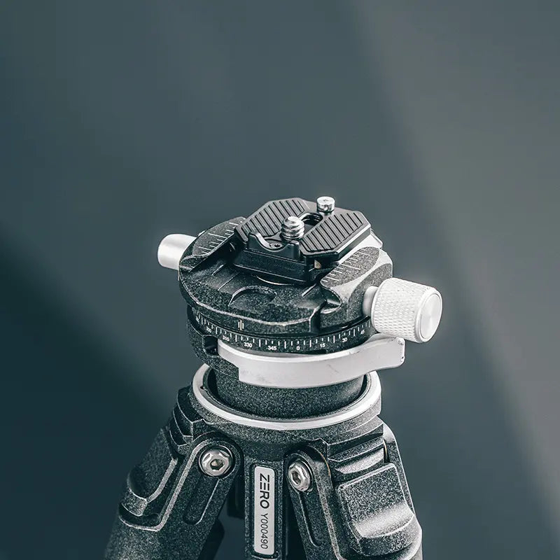 Ulanzi Falcam F38 Quick Release Top Plate V2 2401A - Camera Mounting Bracket for DSLR, Mirrorless & Video Cameras - Perfect for Vlogging, Photography & Film Making