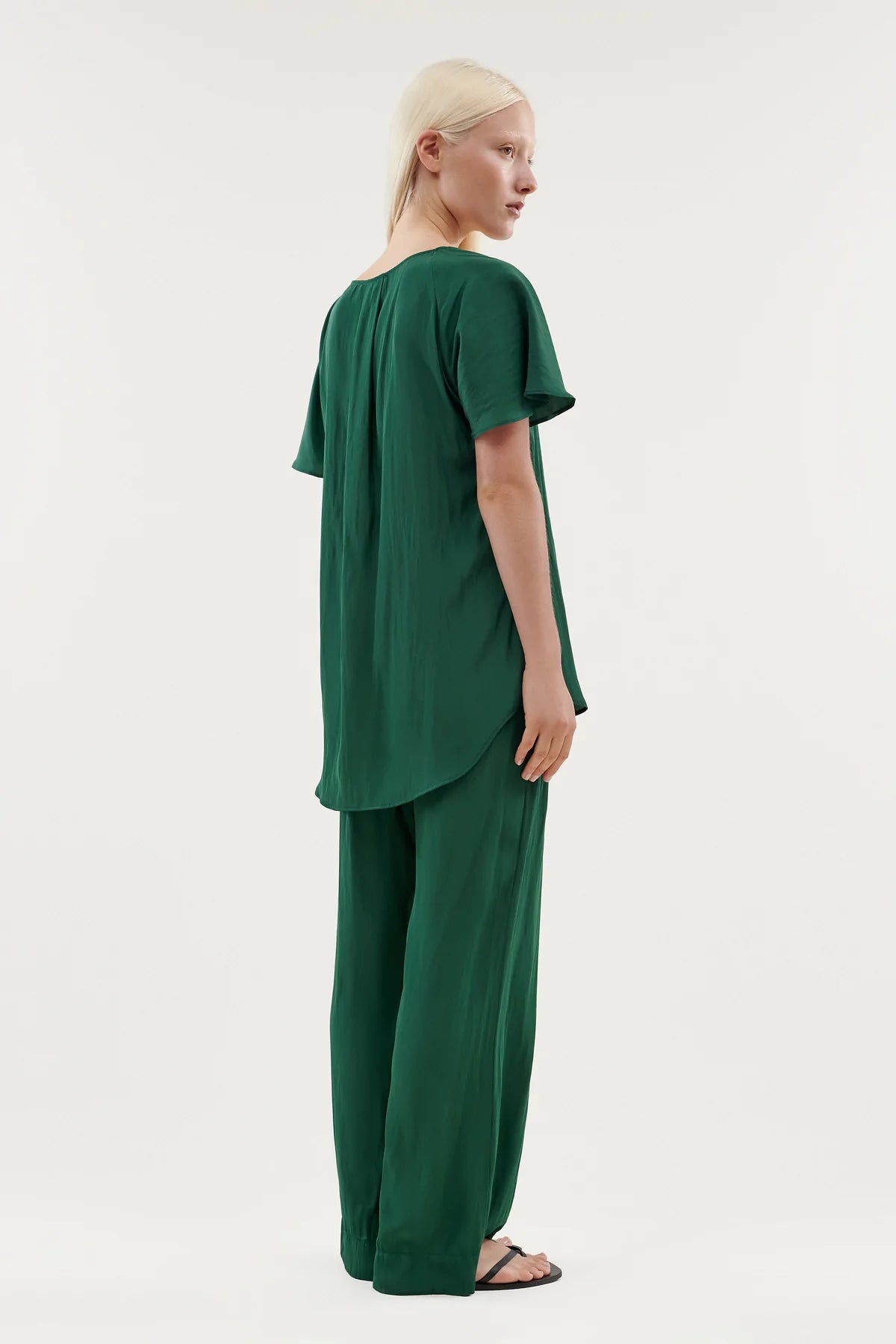 Empati Tee - Soft Cotton Emerald Green T-Shirt for Men & Women | Casual Comfort Wear for Everyday Outfits & Relaxing at Home