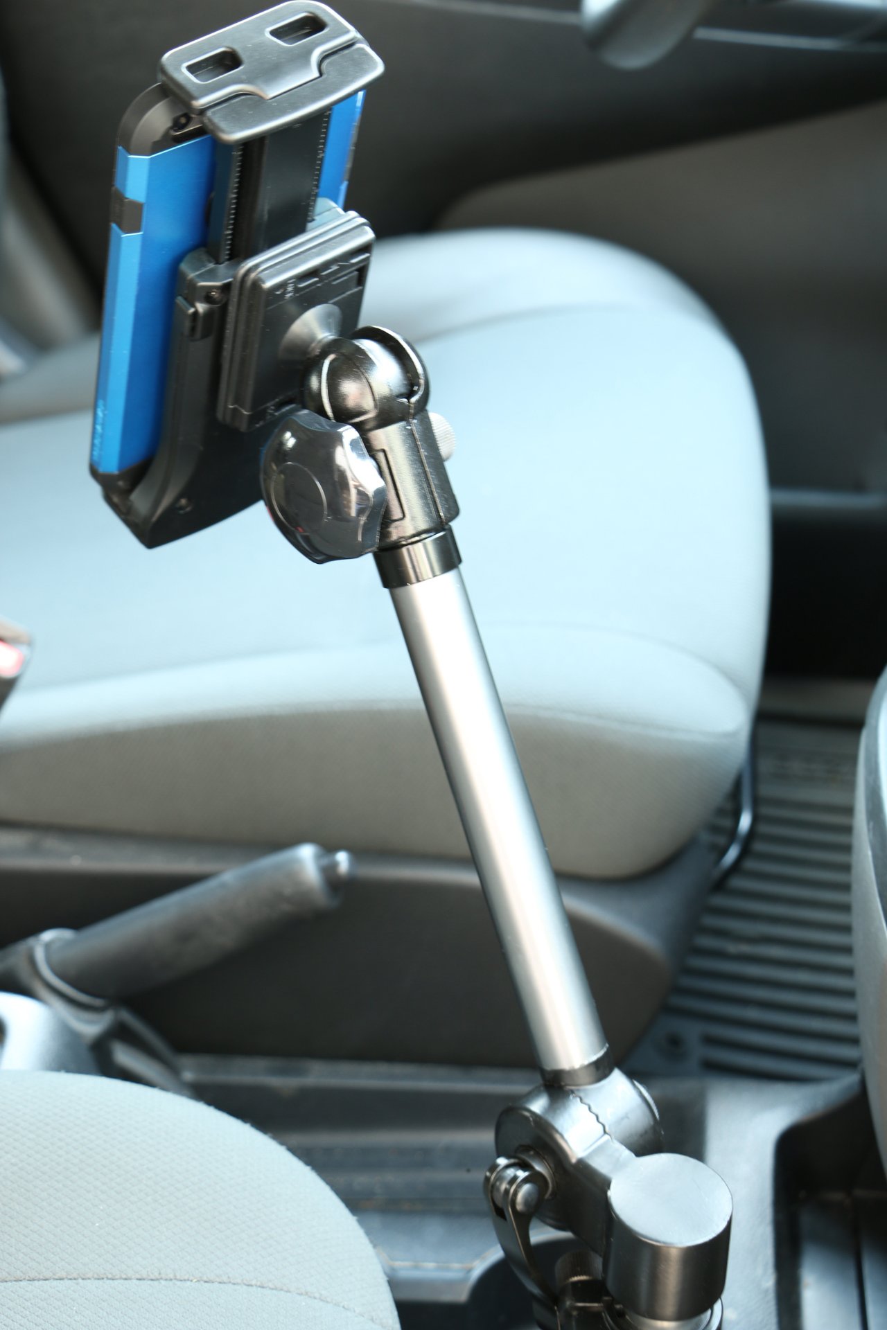 UTSM-02 Heavy-Duty Car Mount - Universal Tablet & Smartphone Holder for iPhone, Samsung, iPad - Secure Dashboard & Windshield Mount for Driving, GPS Navigation & Hands-Free Calls