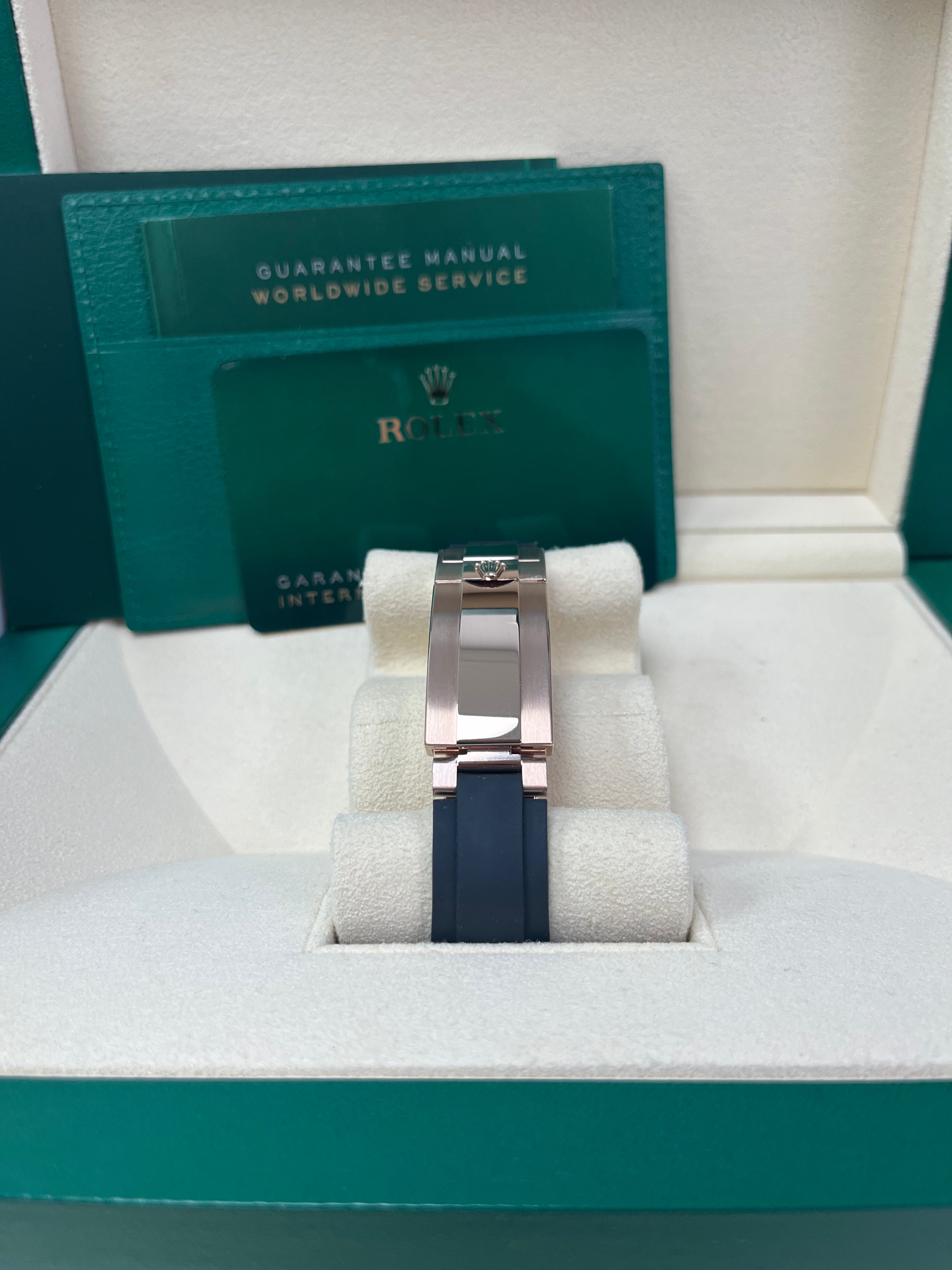 Rolex Yacht Master 40mm Rose Gold Men's Watch with Black Dial & Oysterflex Strap (Ref# 126655) - Luxury Diving & Yachting Timepiece for Professionals