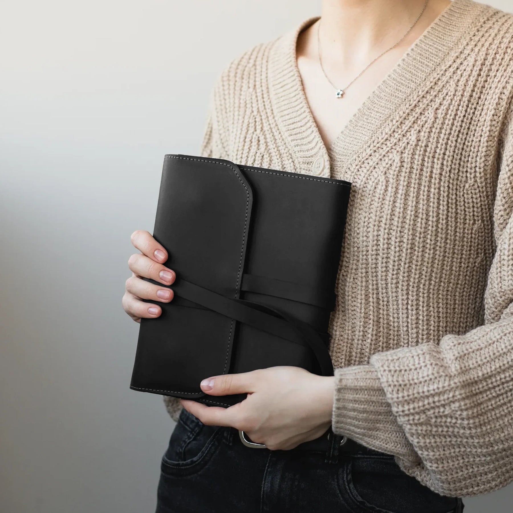 Premium Genuine Leather Moleskine Sketchbook - A5 Artist Notebook for Drawing, Sketching & Watercolor - Perfect Gift for Artists, Designers & Writers (Office, Travel, Studio Use)