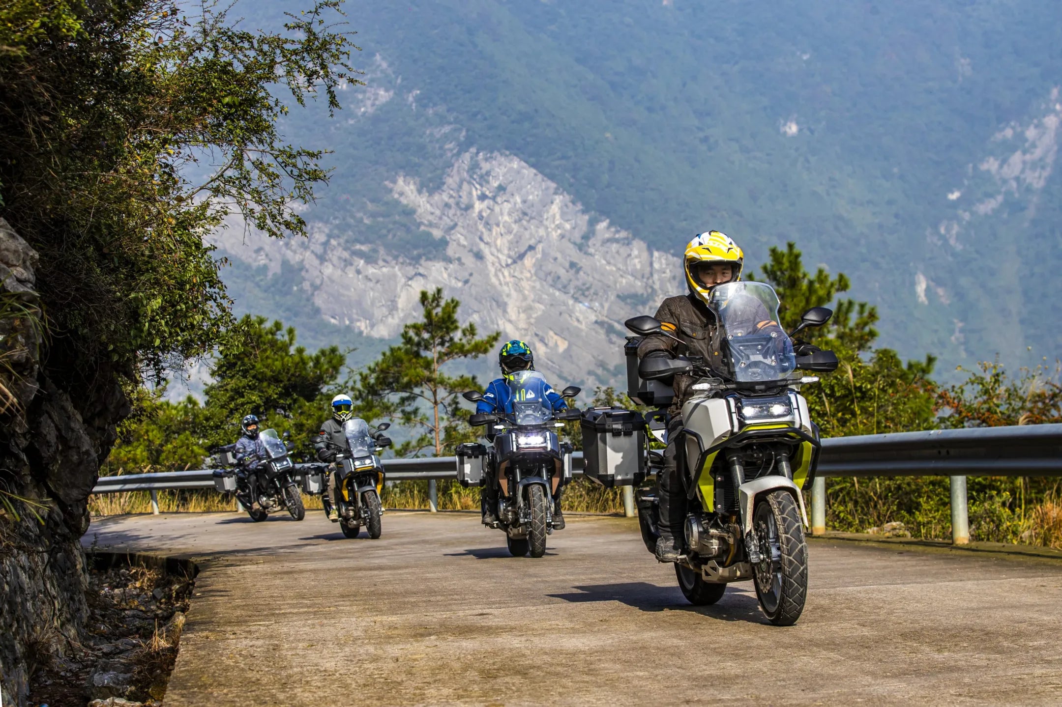 Lifan KPT 400 Adventure Motorcycle - 400cc Fuel Injected 6-Speed Off-Road Bike for Trail Riding & Long-Distance Touring