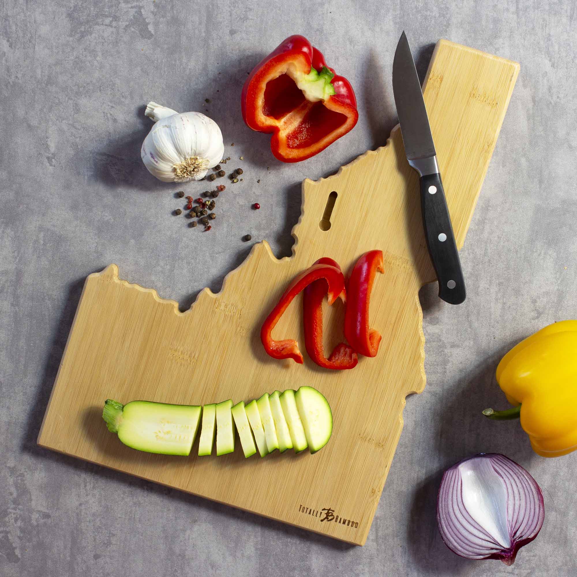 Premium Idaho Wood Cutting Board with Fish Kiss™ Artwork – Durable & Stylish Kitchen Essential for Chopping, Serving & Decor